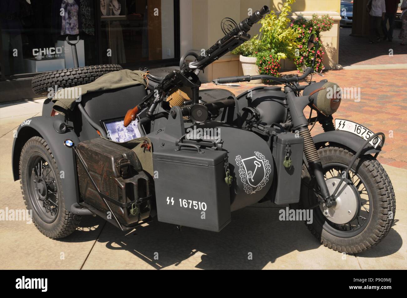 Motorrad mit beiwagen -Fotos und -Bildmaterial in hoher Auflösung – Alamy