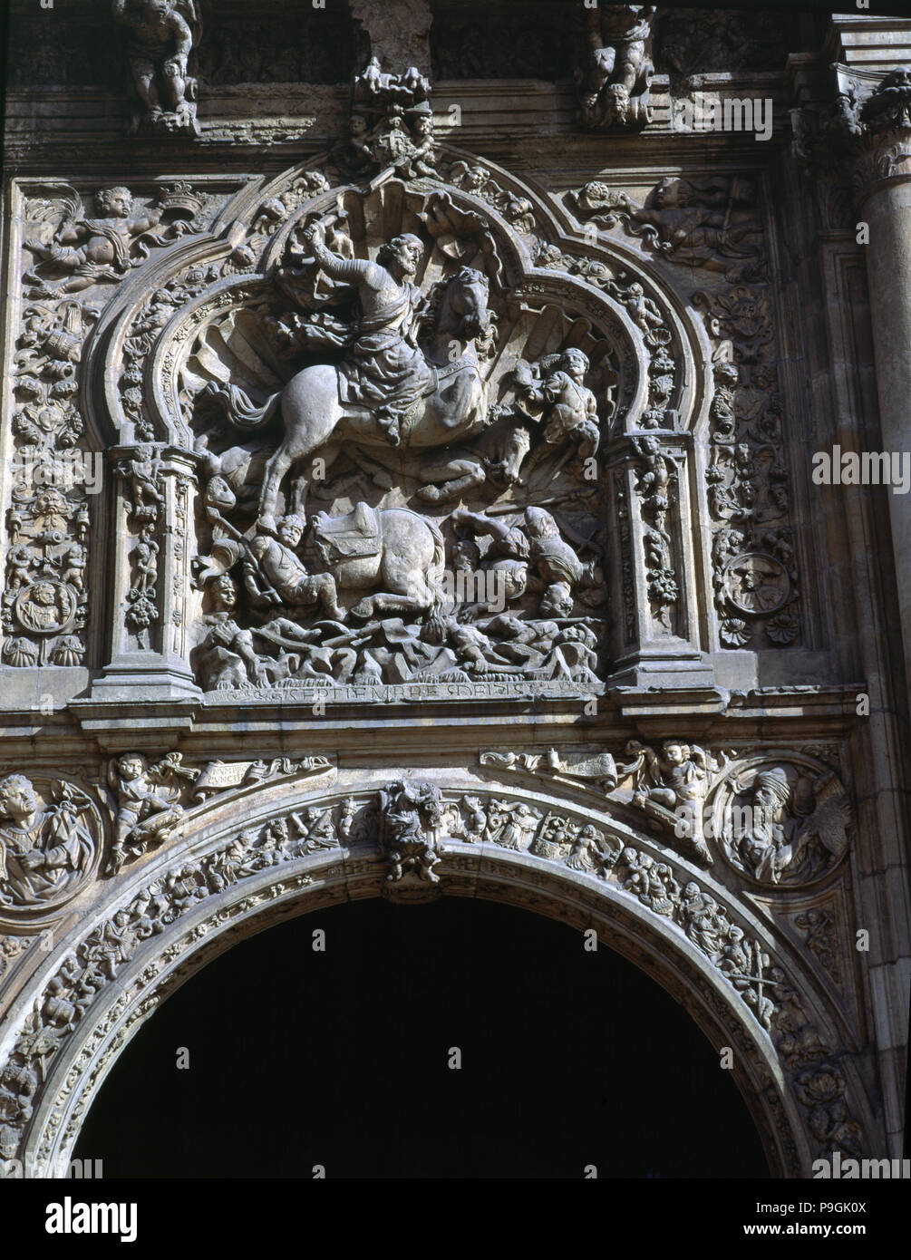 Linderung von Santiago Matamoros, die Köpfe der Fassade von San Marcos Hotel in León. Stockfoto