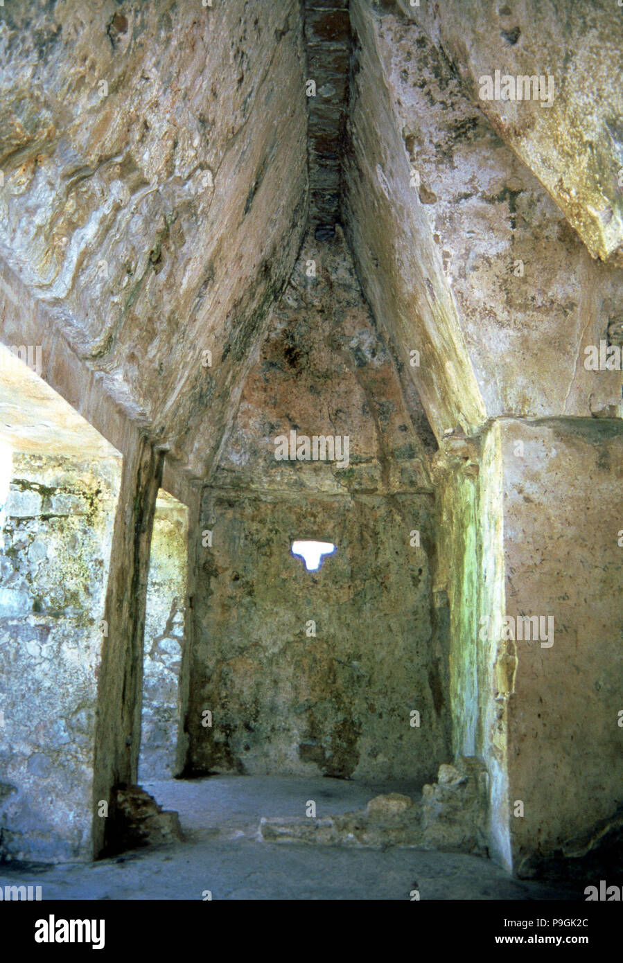 Innenraum der Vorhalle des Tempels der Sonne in die Maya-ruinen von Palenque. Stockfoto