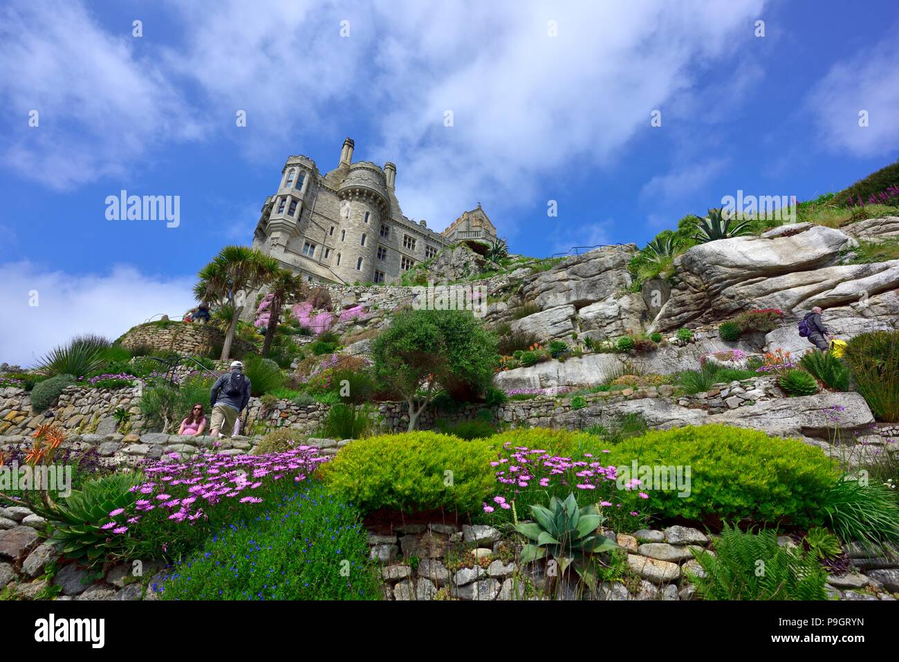 St. Michael Schloss und Gärten, Karrek Loos yn Koos, Marazion, Cornwall, England, Großbritannien Stockfoto