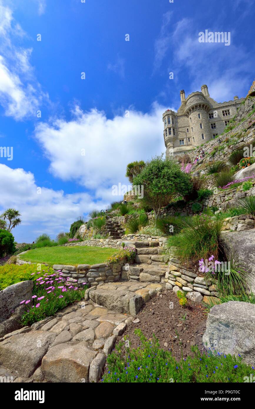 St. Michael Schloss und Gärten, Karrek Loos yn Koos, Marazion, Cornwall, England, Großbritannien Stockfoto