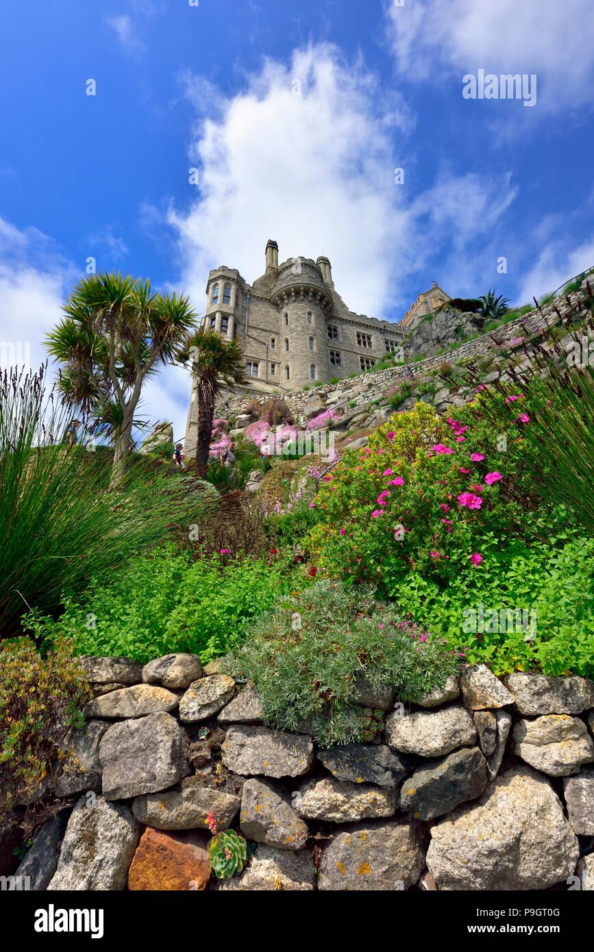 St. Michael Schloss und Gärten, Karrek Loos yn Koos, Marazion, Cornwall, England, Großbritannien Stockfoto