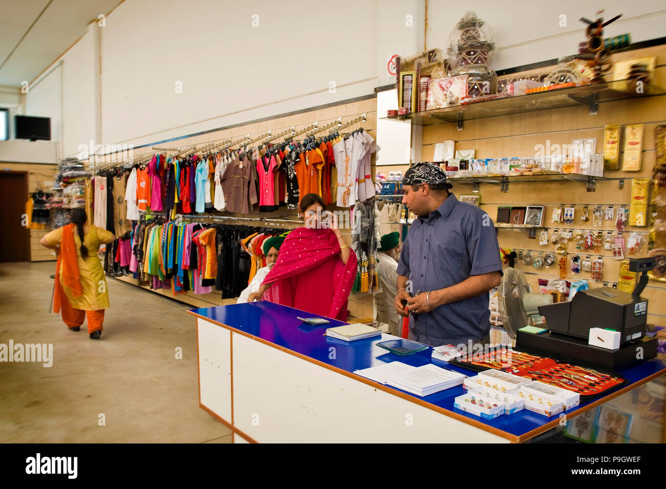 Store, Sikh Gemeinschaft, Sikhdharma Gurdwara Singh Sabha Association, Novellara, Provinz Reggio Emilia, Italien Stockfoto