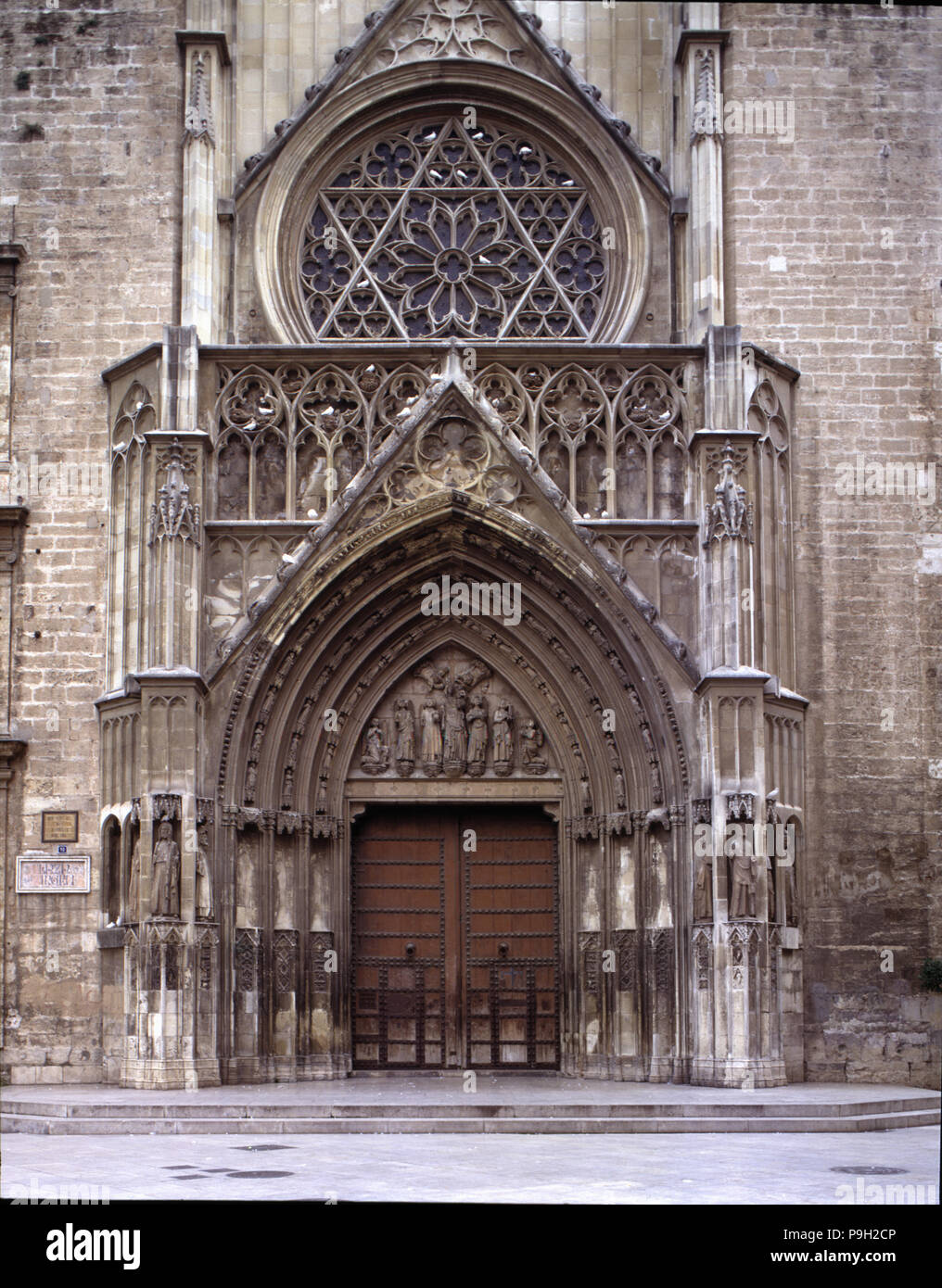 Detail der Fassade der Apostel in der Kathedrale von Valencia. Stockfoto