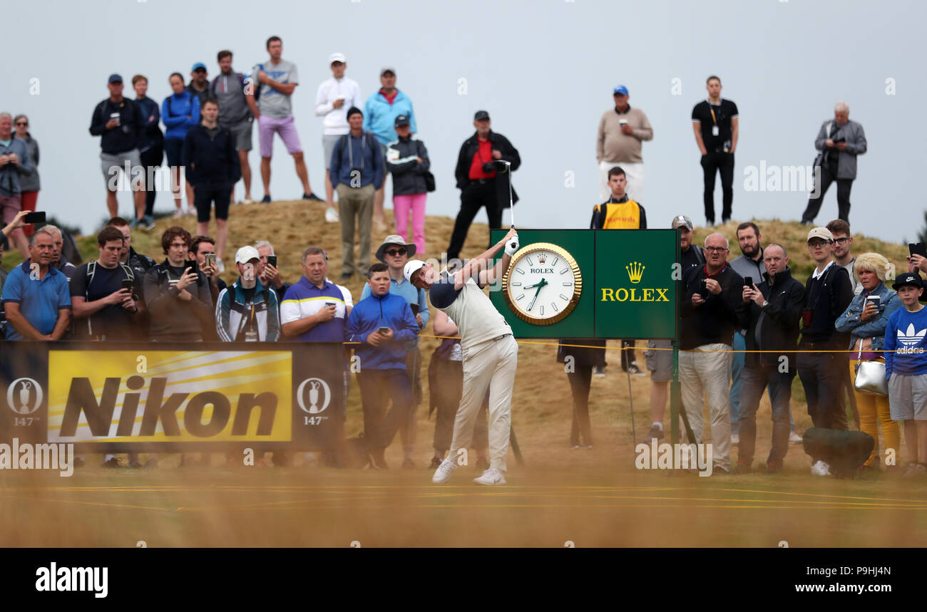 Von Nordirland Rory McIlroy Stücke weg während der Vorschau Tag vier der Open Championship 2018 in Carnoustie Golf Links, Angus. Stockfoto