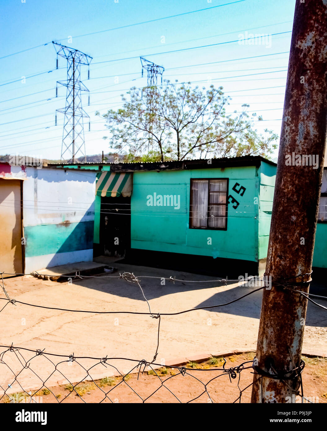 Johannesburg, Südafrika, 11. September 2011, Blick auf die niedrigen Einkommen Häuser in einem Vorort von Soweto Nachbarschaft Stockfoto