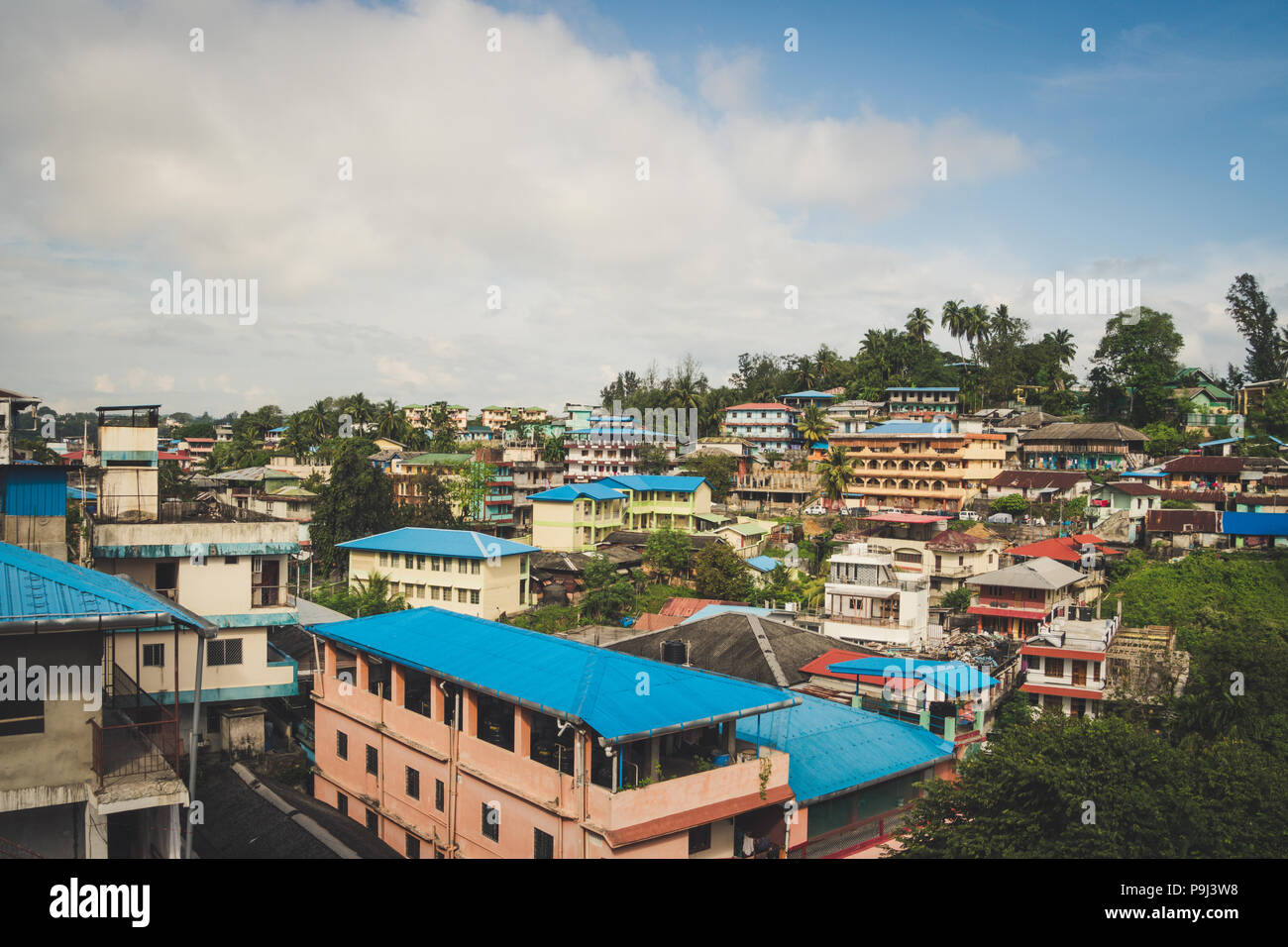 Indien Andamanen Inseln Port Blair. Alte Häuser dicht besiedelten Gebieten der Städte in Indien. Dichte Bauweise der asiatischen Städte. Stockfoto