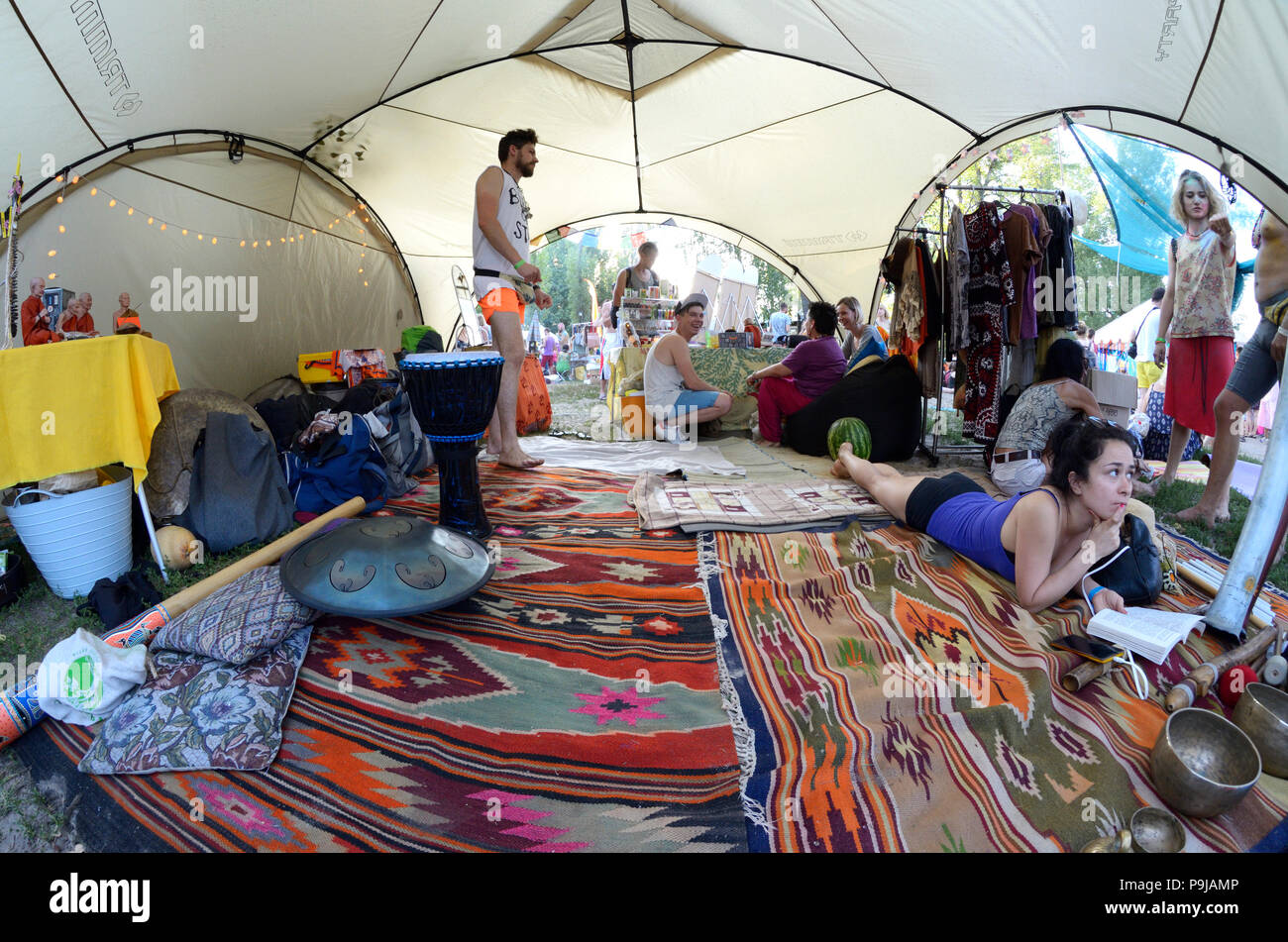 Vedische frau Fotos und Bildmaterial in hoher Auflösung Alamy