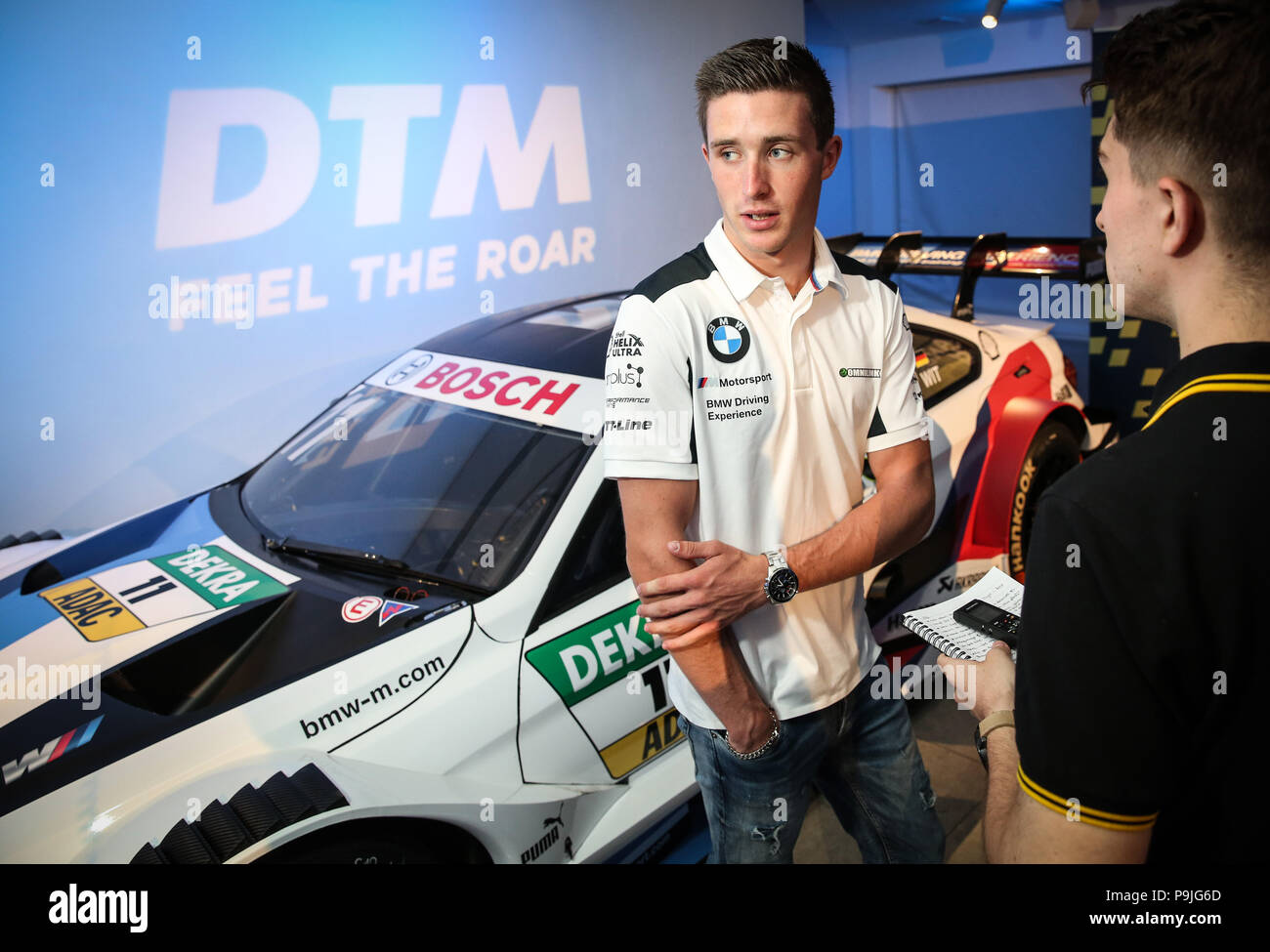 Joel Eriksson während des DTM-drücken Sie die Taste Aktivität und Empfang am Krankenhaus Club, London. PRESS ASSOCIATION Foto. Bild Datum: Mittwoch, Juli 18. 2017. Ehemaligen F1-Fahrer und Kanal 4 Kommentator David Coulthard feiert die Rückkehr der prestigeträchtigen DTM Race Serie in Großbritannien, das nach 5 Jahren Abwesenheit. Racing zum ersten Mal auf der gesamten Grand Prix Circuit, die DTM Meisterschaft wird siehe Tourenwagen von Audi, BMW und Mercedes-AMG gegen einander auf die Windungen und Wendungen der iconic Brands Hatch track am 11. und 12. August ausgespielt. Photo Credit: Matt Alexander/PA-Kabel. Stockfoto