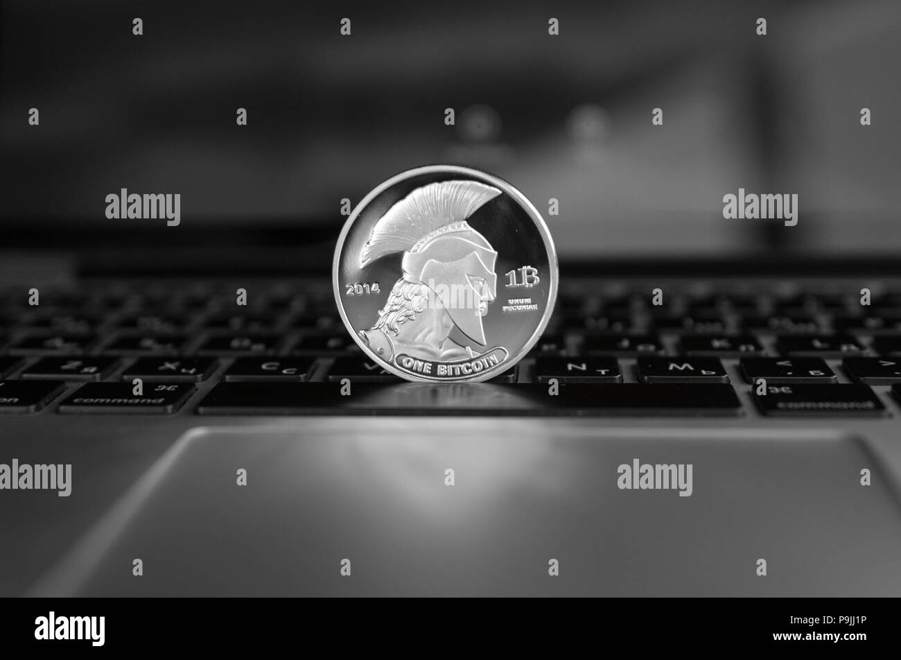 Titan bitcoin Münze Symbol auf dem Laptop. Konzept der Währung, crypto Währung unterzeichnen. Blockchain Bergbau. Digitales Geld und virtuelle cryptocurrency Konzept. Bussiness, Werbung. Stockfoto