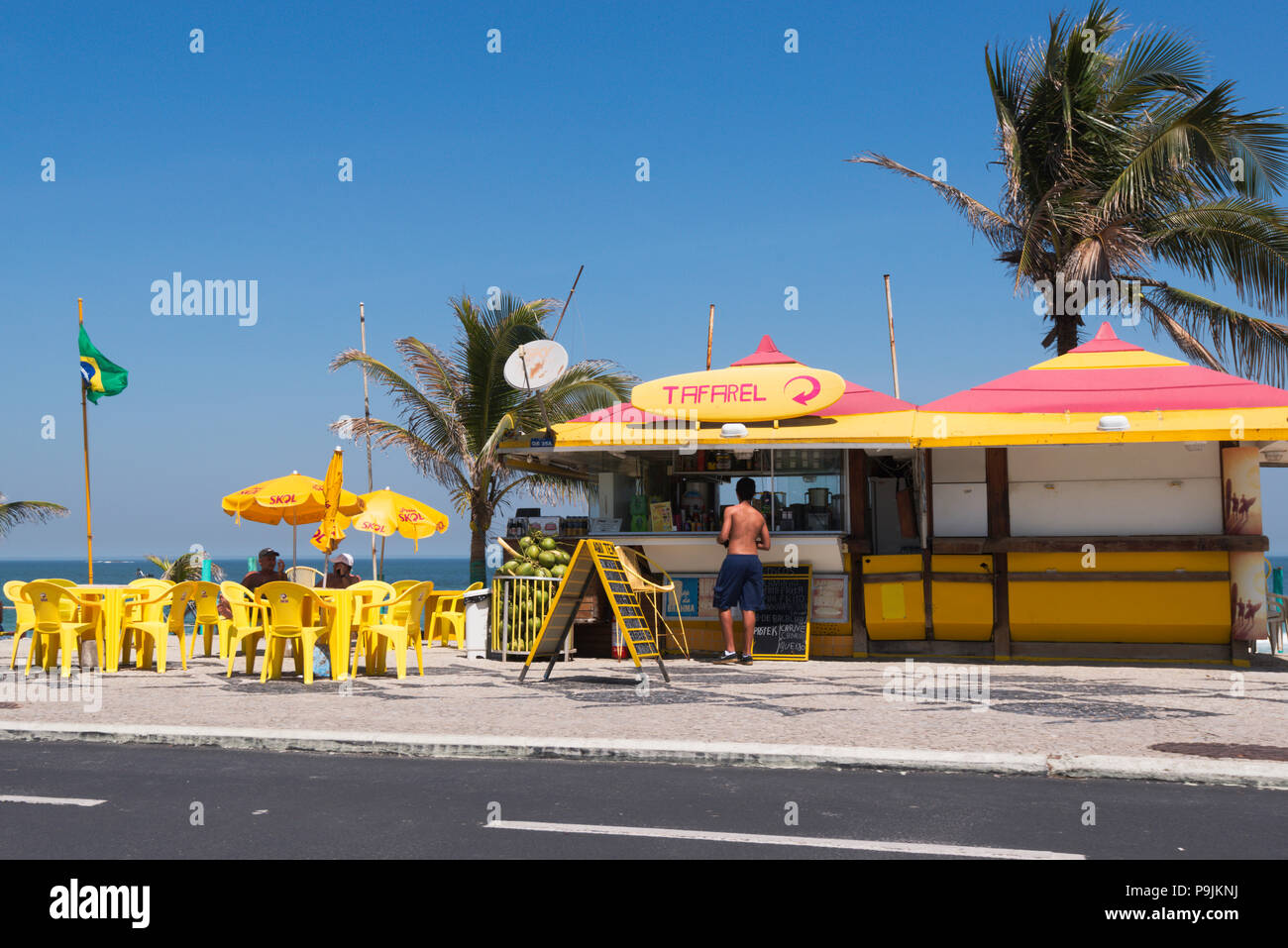 Kioske auf Barra da Tijuca Strand, Rio de Janeiro, Brasilien Stockfoto
