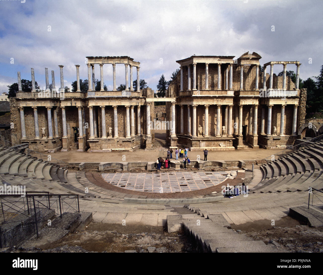 Vorderansicht aus den "Ima Cavea' des römischen Theaters von Merida. Stockfoto