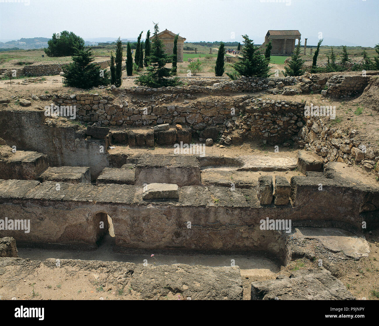 Häuser und Straßen in die römischen Ruinen von Empúries. Stockfoto