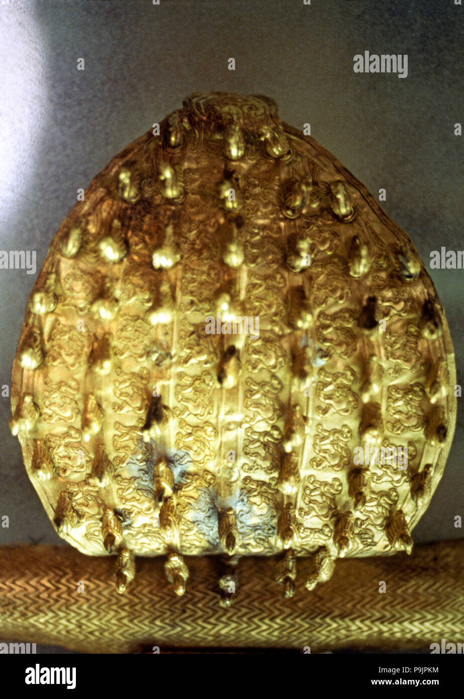 Gold Fibula, Runde, von der Regolini Galassi Grab. Stockfoto