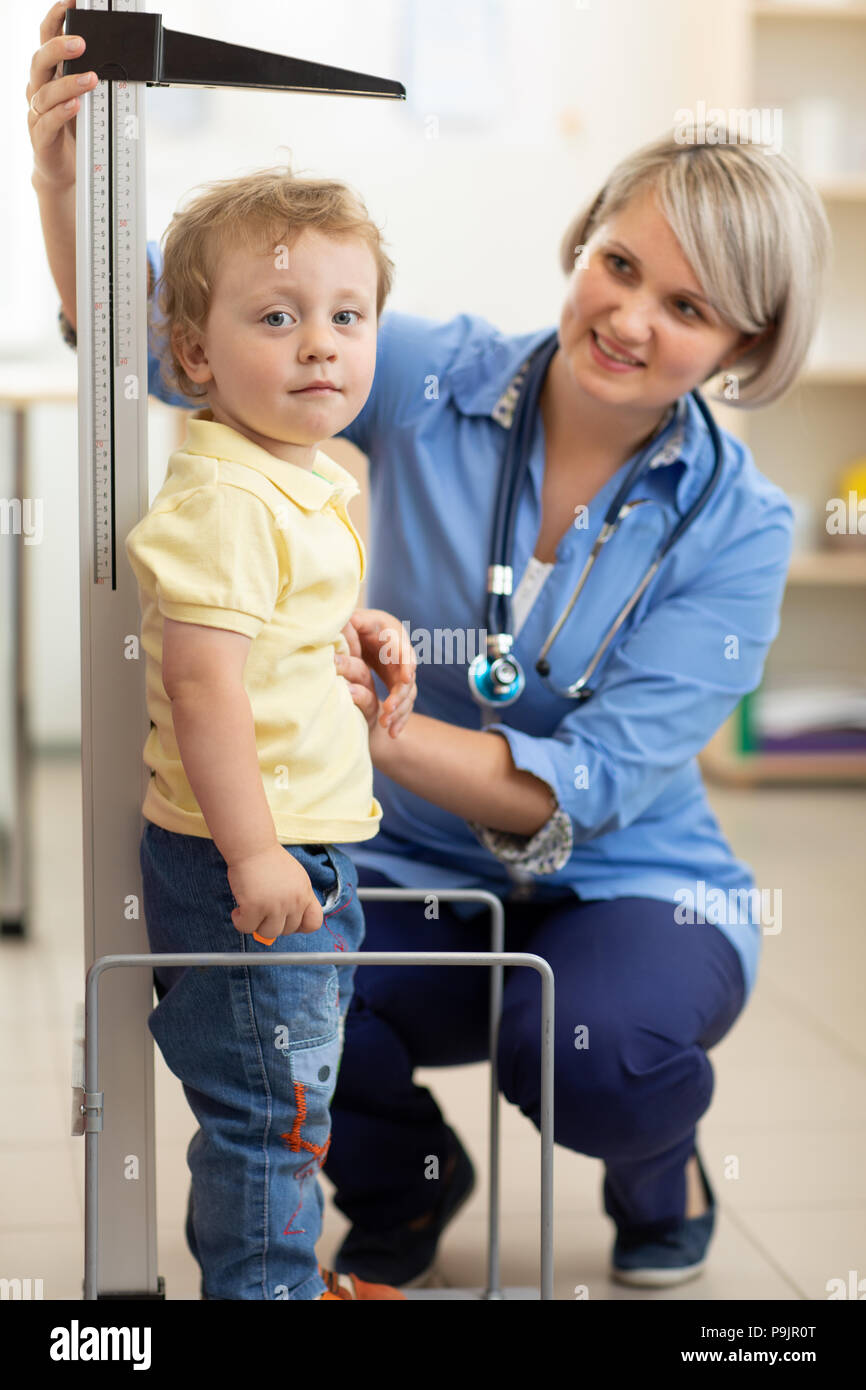 Herr Doktor Mess junge Höhe Stockfoto