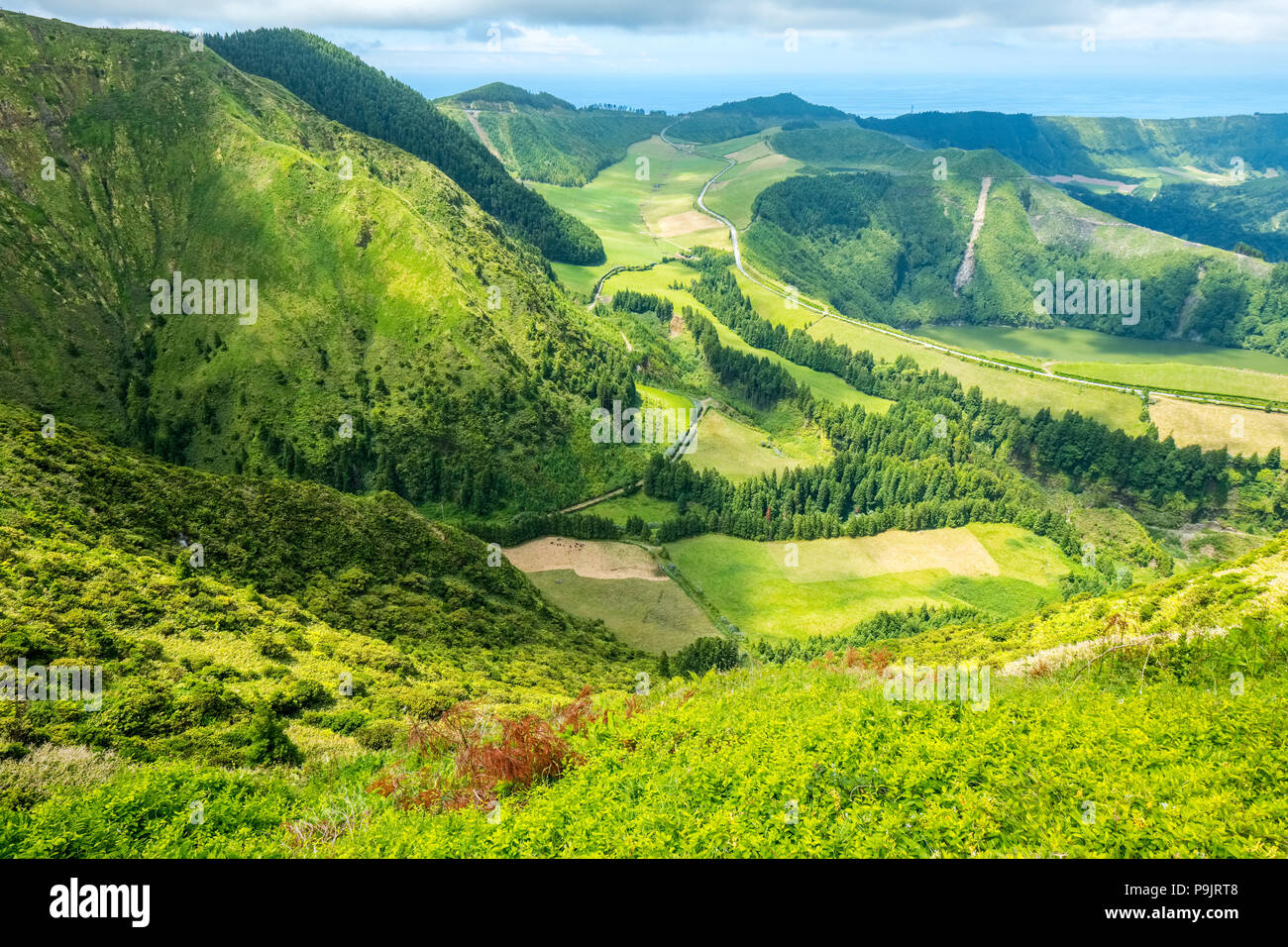 Fruchtbaren hängen Der ruhende Vulkan bei Sete Cidades, Sao Miguel, Azoren Stockfoto