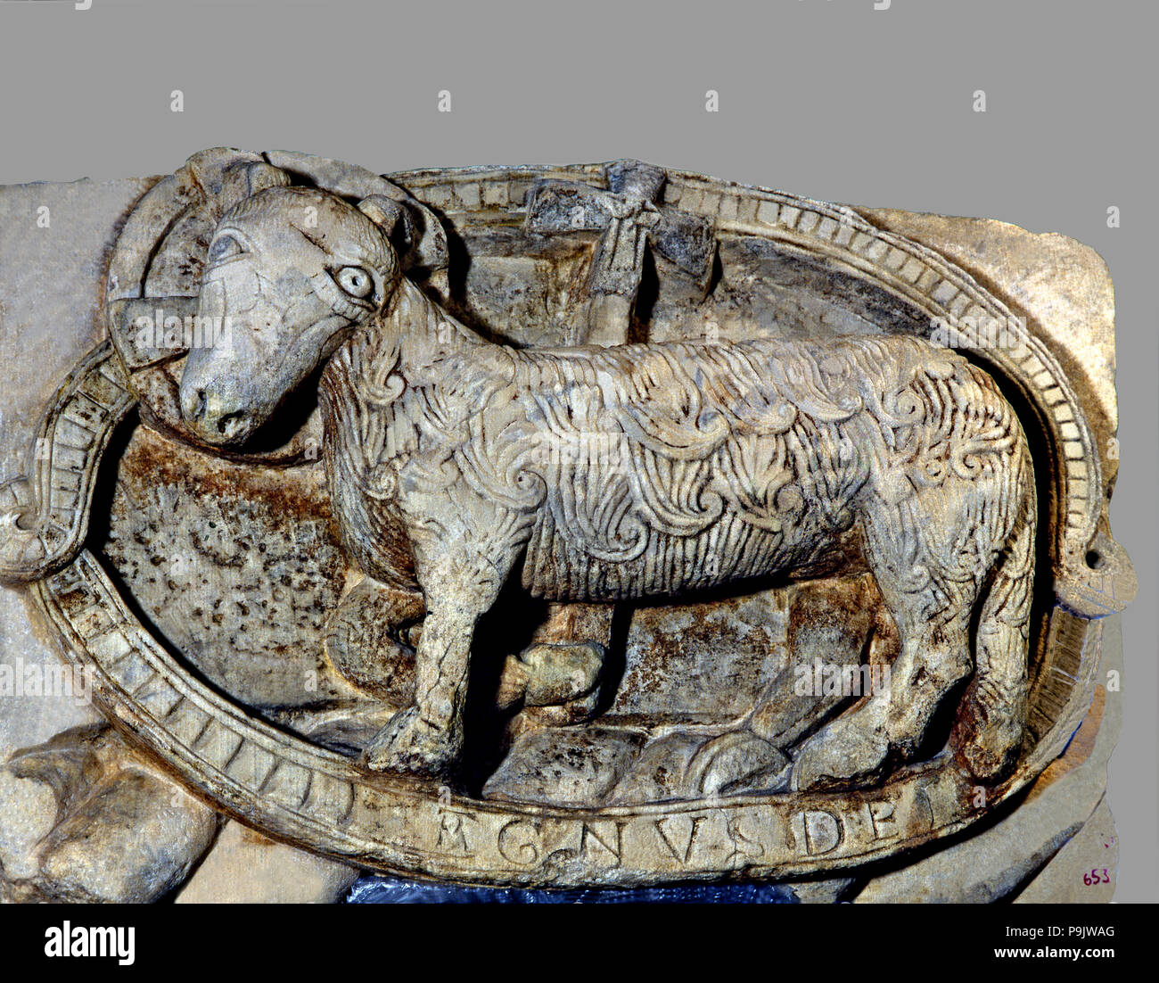 "Agnus Dei", skulpturale Relief, Marmor, C. 1160-1165, durch die Meister von Cabestany, aus der Monas… Stockfoto