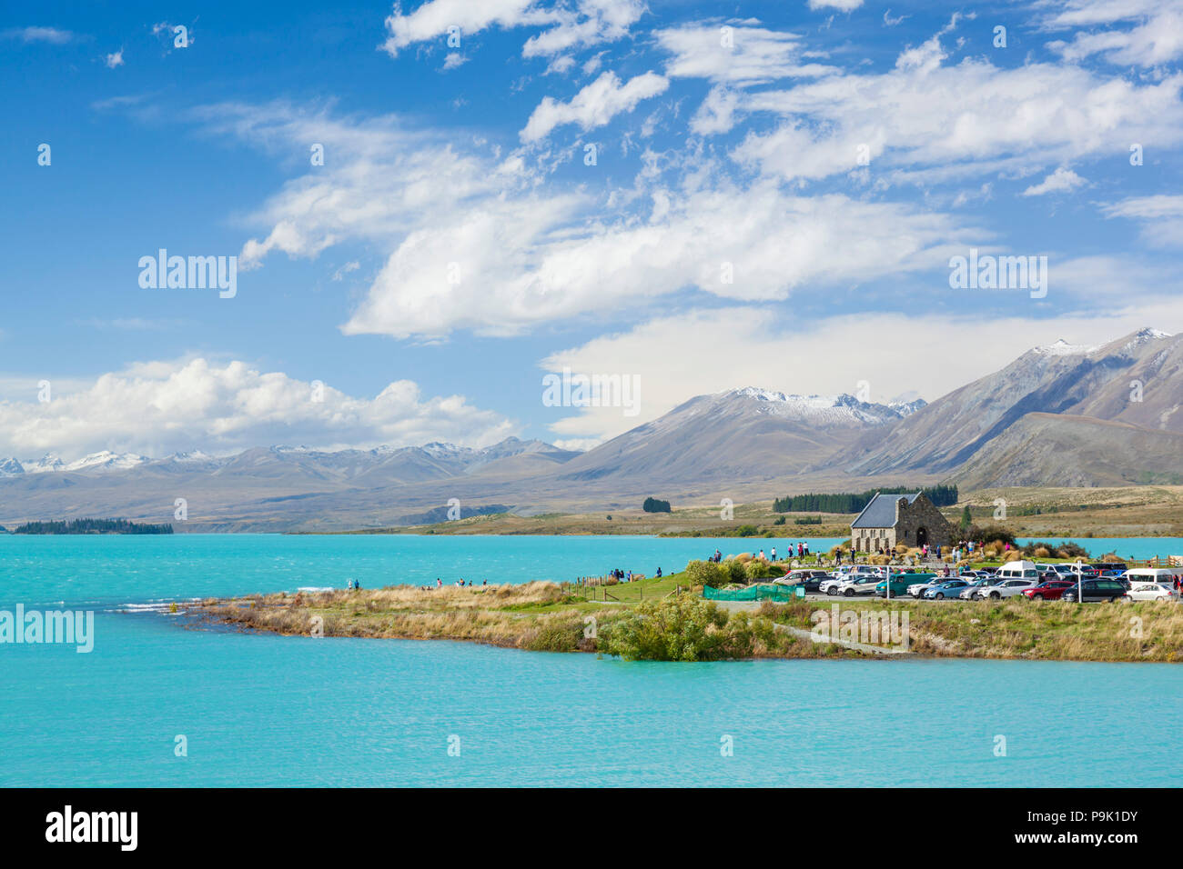 lake tekapo neuseeland geschäftiger Parkplatz Parkplatz an der Kirche des guten Hirten auf Lake tekapo neuseeland Südinsel Stockfoto