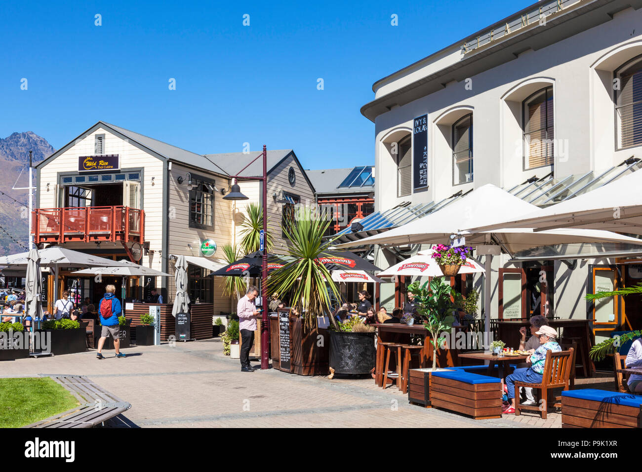 QUEENSTOWN Cafes und Restaurants am Wasser gelegene Queenstown Neuseeland Südinsel Stockfoto
