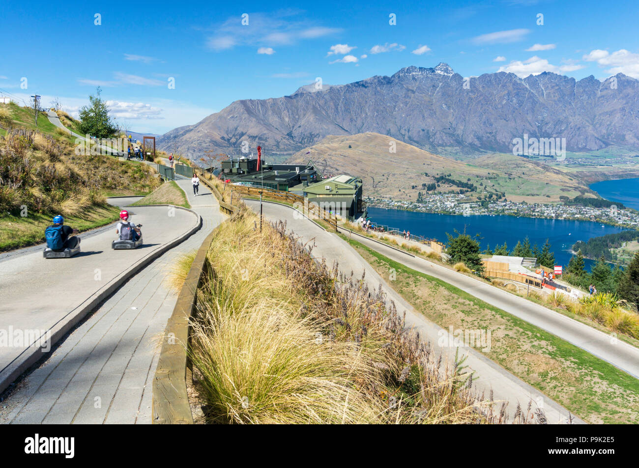 Queenstown neuseeland Queenstown Skyline Leute, die auf der Rodelbahn fahren Queenstown Nervenkitzel Fahrt Queenstown neuseeland Südinsel Stockfoto