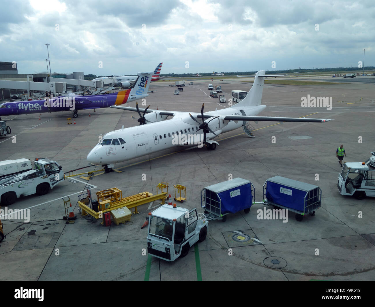 Twin Propeller ATR 72-600 in Manchesters Internationalen Flughafen gesehen Stockfoto