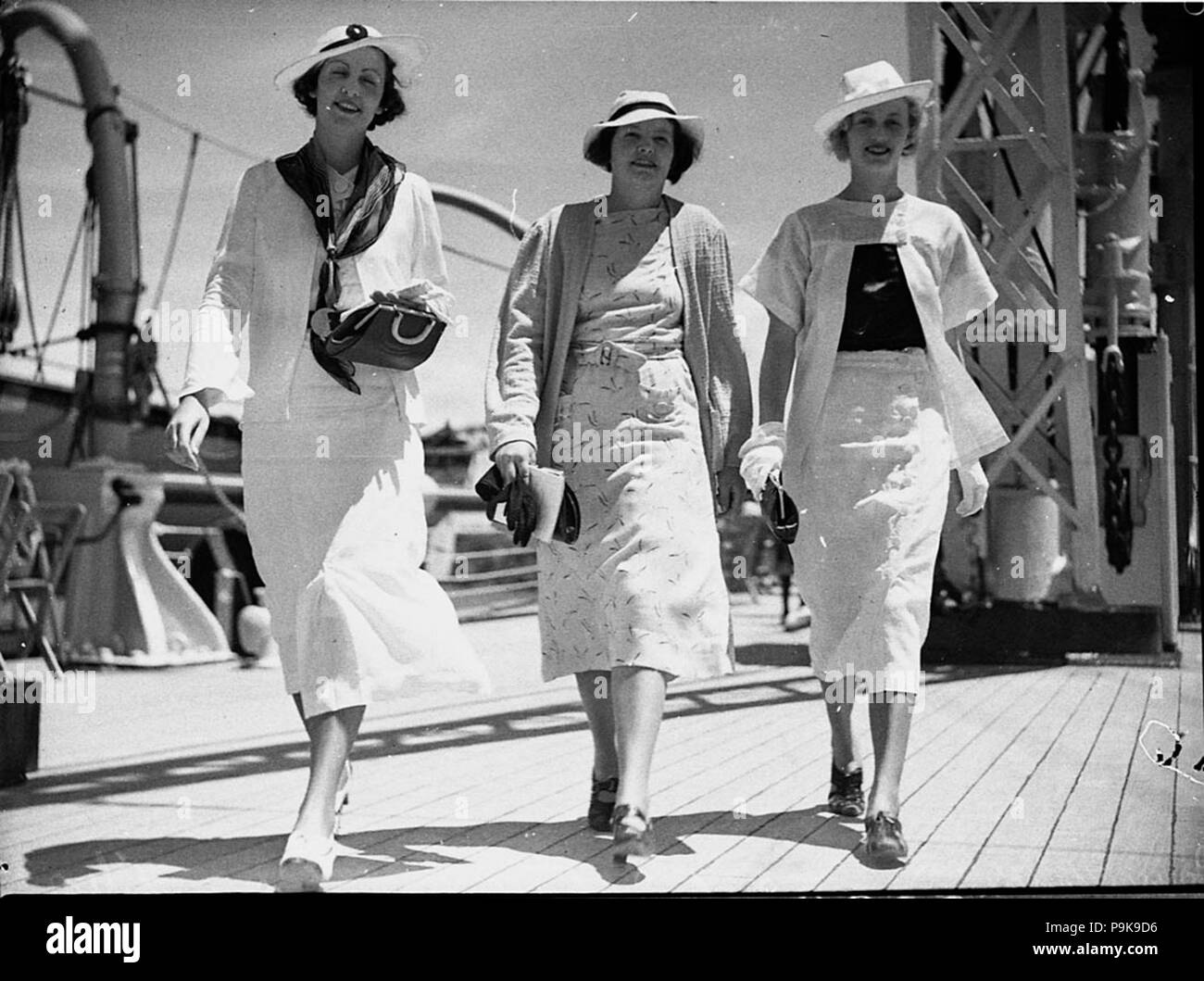 242 19540 SLNSW David Jones Modelle Ankunft von Monterey Stockfoto