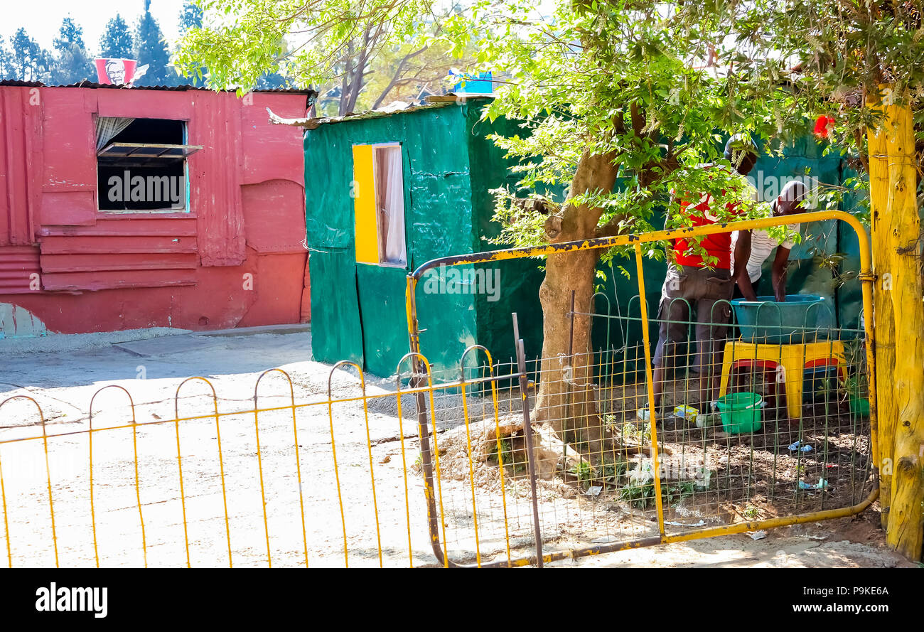 Johannesburg, Südafrika, 11. September 2011, Blick auf die niedrigen Einkommen Häuser in einem Vorort von Soweto Nachbarschaft Stockfoto