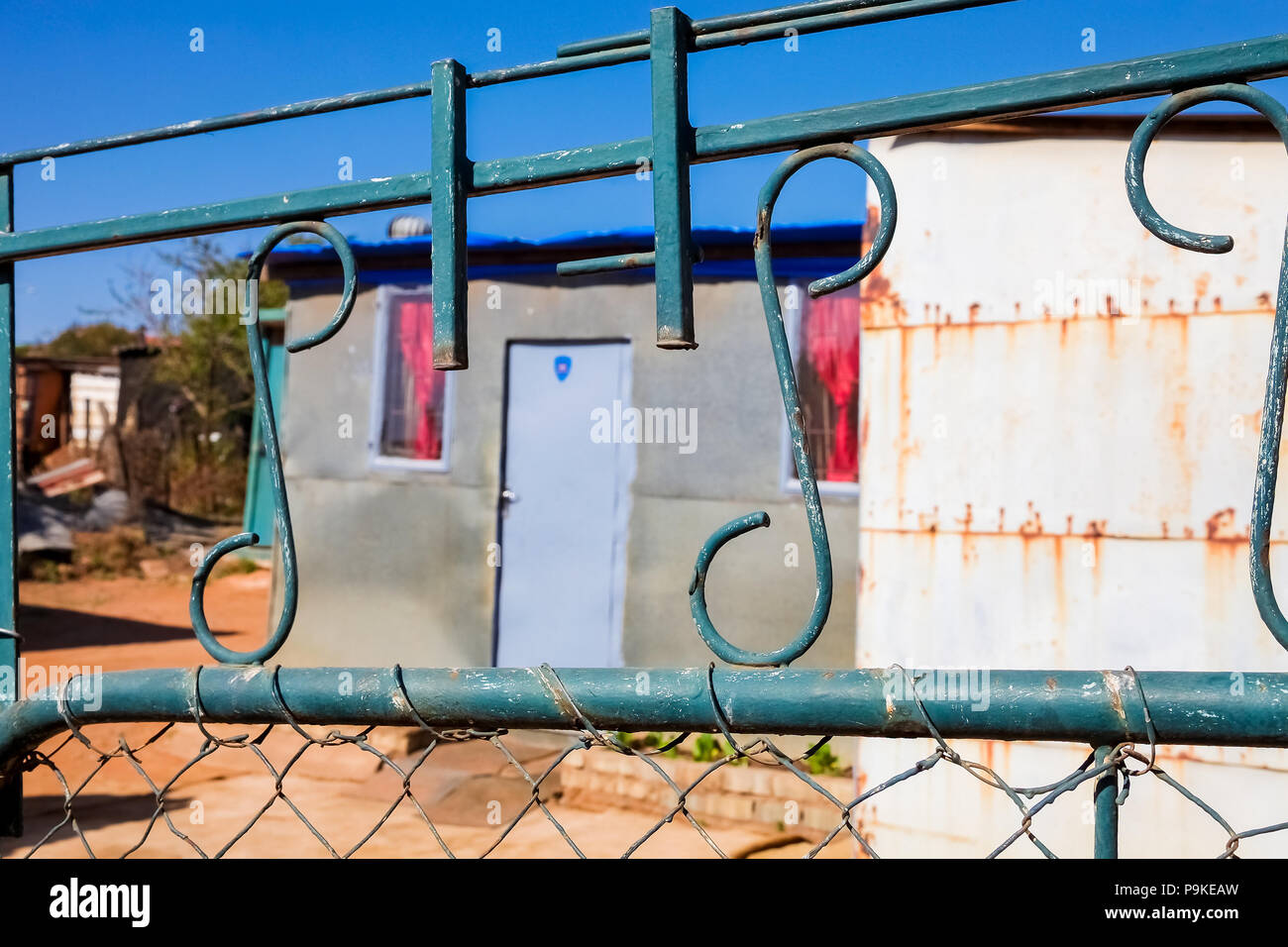 Johannesburg, Südafrika, 11. September 2011, Blick auf die niedrigen Einkommen Häuser in einem Vorort von Soweto Nachbarschaft Stockfoto