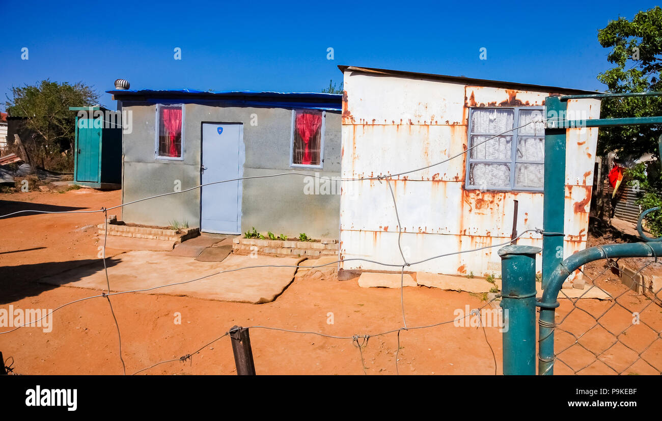 Johannesburg, Südafrika, 11. September 2011, Blick auf die niedrigen Einkommen Häuser in einem Vorort von Soweto Nachbarschaft Stockfoto