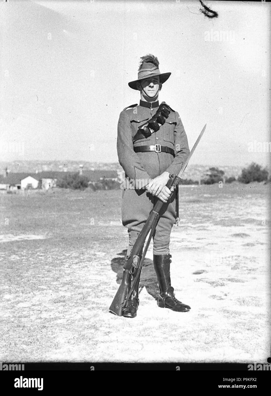 246 SLNSW 23213 Soldaten am mittleren Leiter Stockfoto