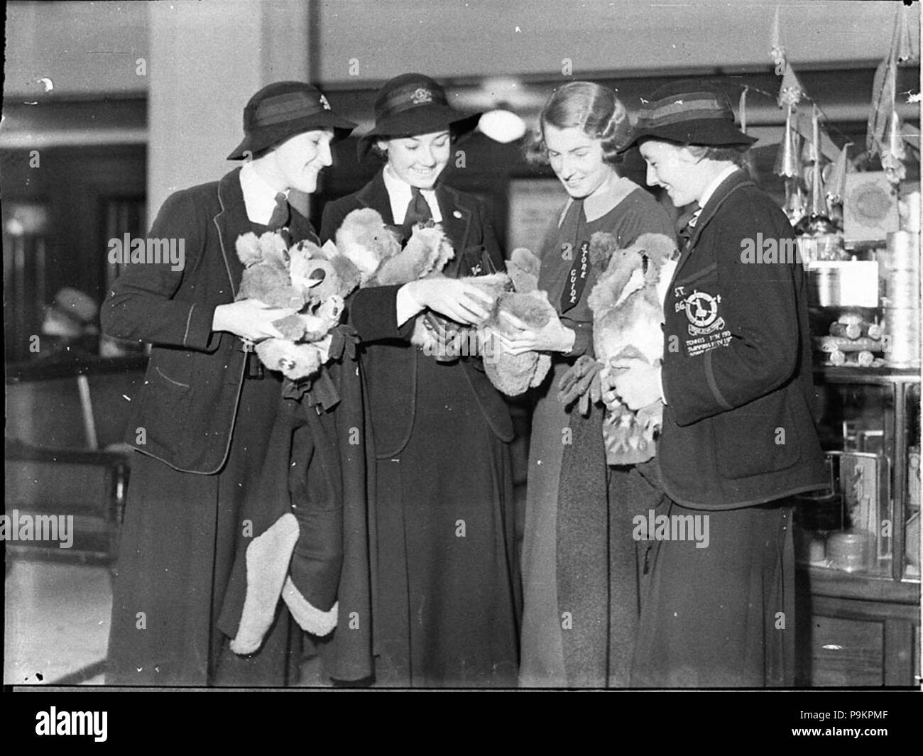 293 82112 SLNSW Somerville House Schülerinnen aus Brisbane an David Jones Stockfoto