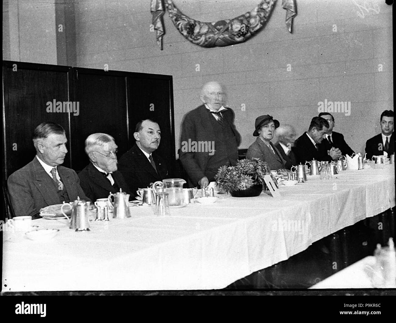 294 85638 SLNSW Rede bei nicht identifizierten Abendessen Liga der Nationen Stockfoto
