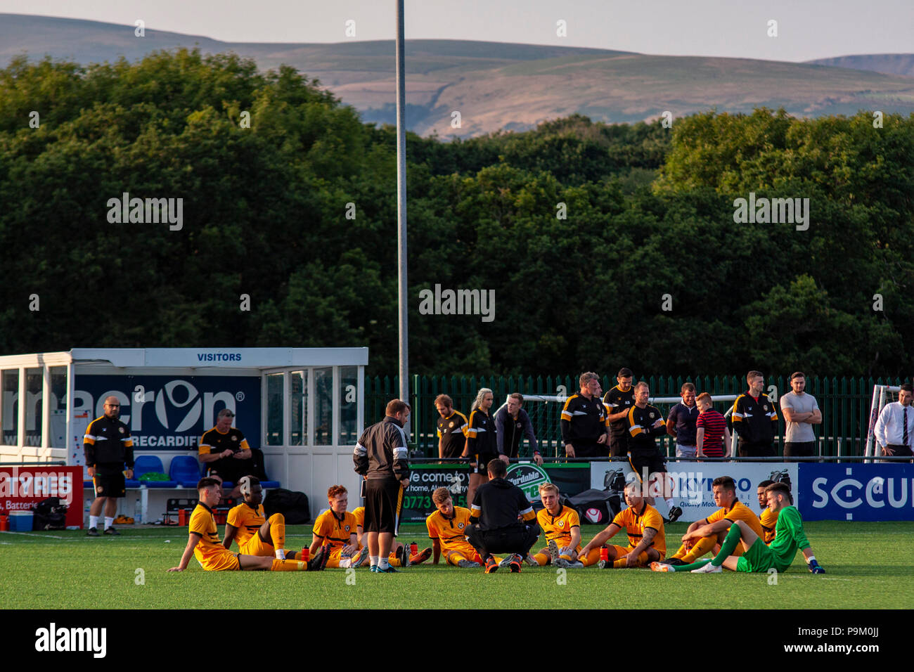 Bridgend, Wales. Juli 2018 18. Penybont host Newport County in einem vor Saisonbeginn freundlich an der KYMCO Stadion. Lewis Mitchell/Alamy Leben Nachrichten. Stockfoto