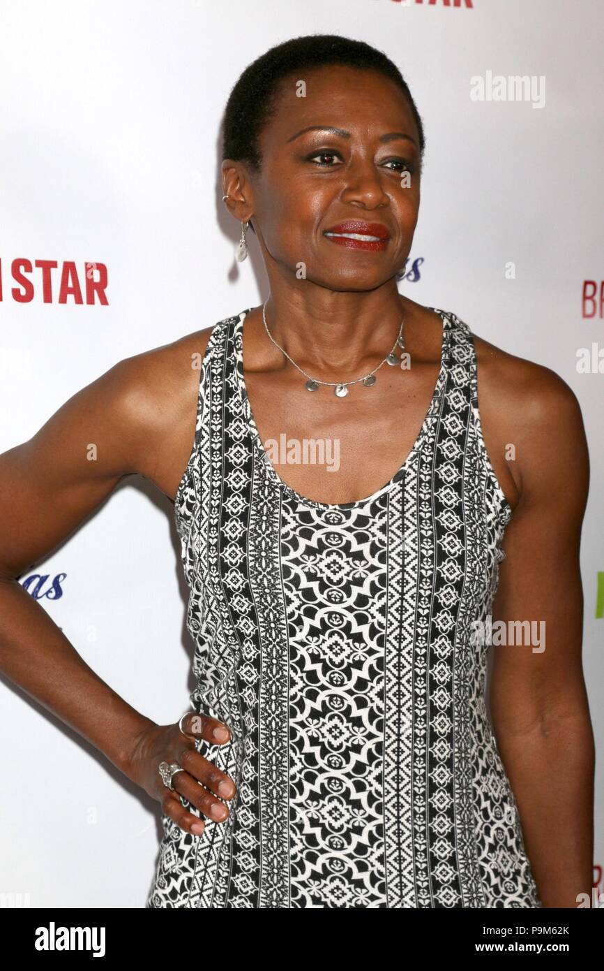 Los Angeles, CA, USA. 18 Juli, 2018. Barbara Eve Harris in der Ankunftshalle für gebrochene Stern Premiere, TCL Chinese Theatre (ehemals Grauman's), Los Angeles, CA 18. Juli 2018. Credit: Priscilla Grant/Everett Collection/Alamy leben Nachrichten Stockfoto