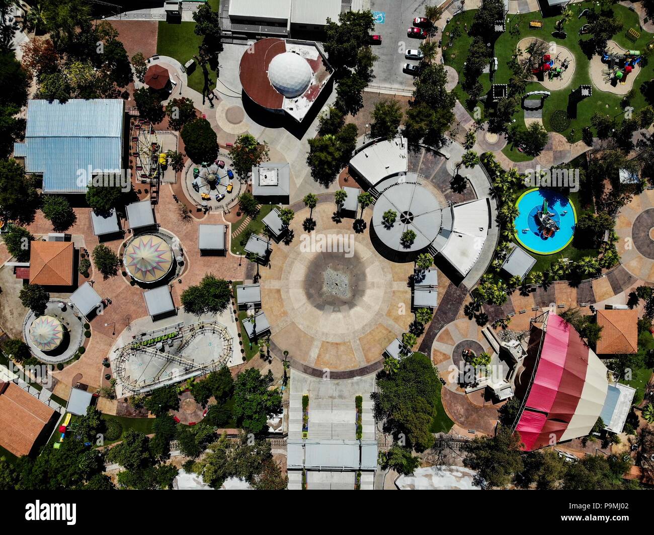 Parque Infantil y sus Juegos mecánicos. Vista aérea de la colonia Modelo de Hermosillo Foto: (NortePhoto/LuisGutierrez) ... Keywords: dji, Aérea, djimavic, mavicair, Luftbild, Luftaufnahmen, Paisaje Urbano, fotografia, Foto aérea Aérea, urbanístico, Urbano, urban, Plano, arquitectura, arquitectura, Diseño, Diseño arquitectónico, arquitectónico, Urbe, Ciudad, Kapital, Luz de Dia, dia Urbe, Ciudad, Hermosillo, urbane Landschaft, Landschaft urban Stockfoto
