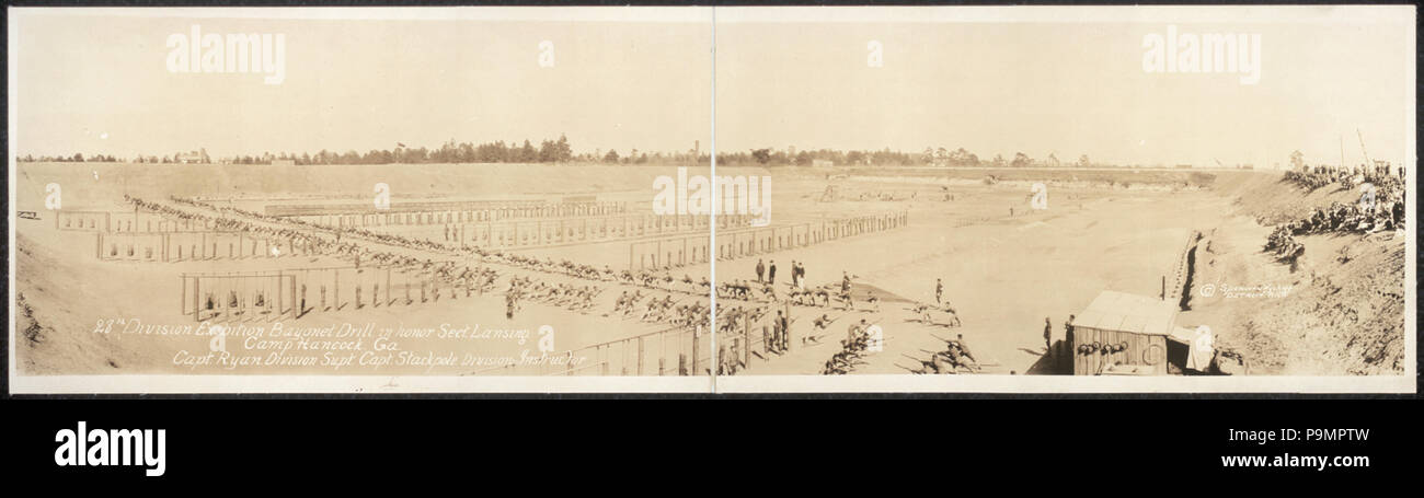 43 28 Aufteilung des Messegeländes (sic) Bajonett drill zu Ehren Sekte Lansing, Camp Hancock, Ga, Kapitän Ryan, Division Supp., Kapitän Aufbau, Division Kursleiter LCCN 2007664444 Stockfoto