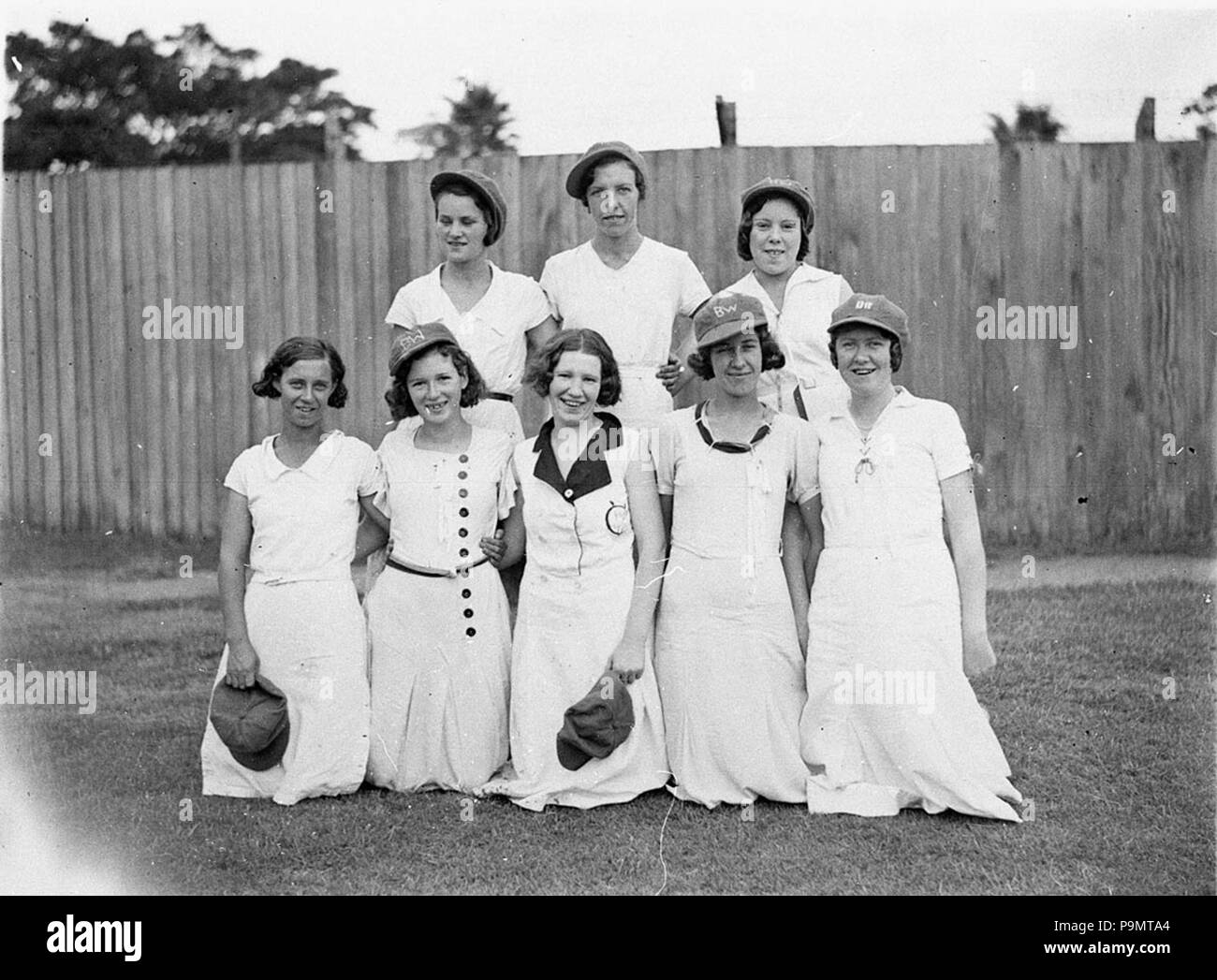 272 SLNSW 50670 Gruppe BW auf Kappen Stockfoto 272 SLNSW 50670 Gruppe BW auf Kappen Stockfoto