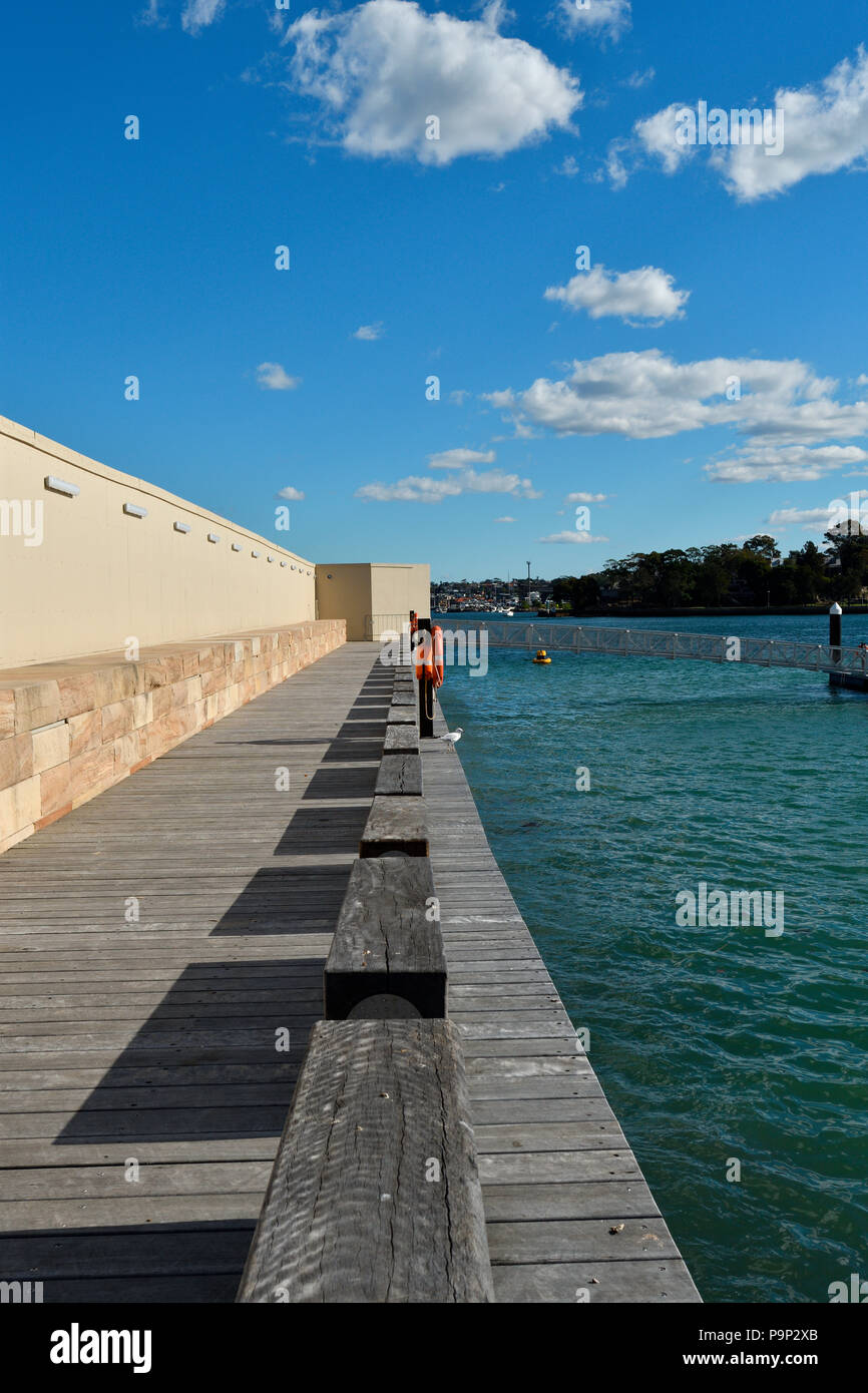 Promenade am Wasser Stockfoto