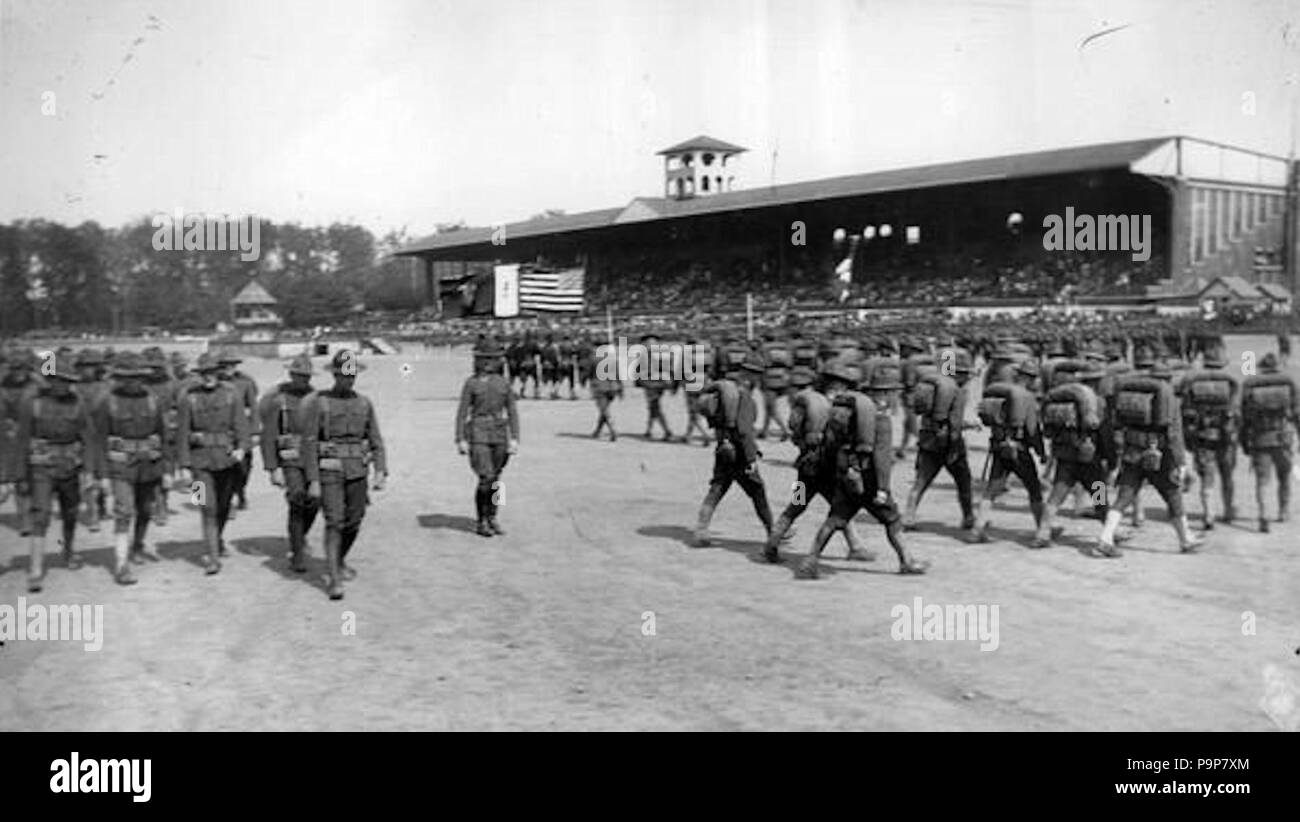 37 1918 - Camp Kran - 4. Juli öffentliche Open House - Bildung Marching Fairgrounds Racetrack 2 - Allentown PA Stockfoto