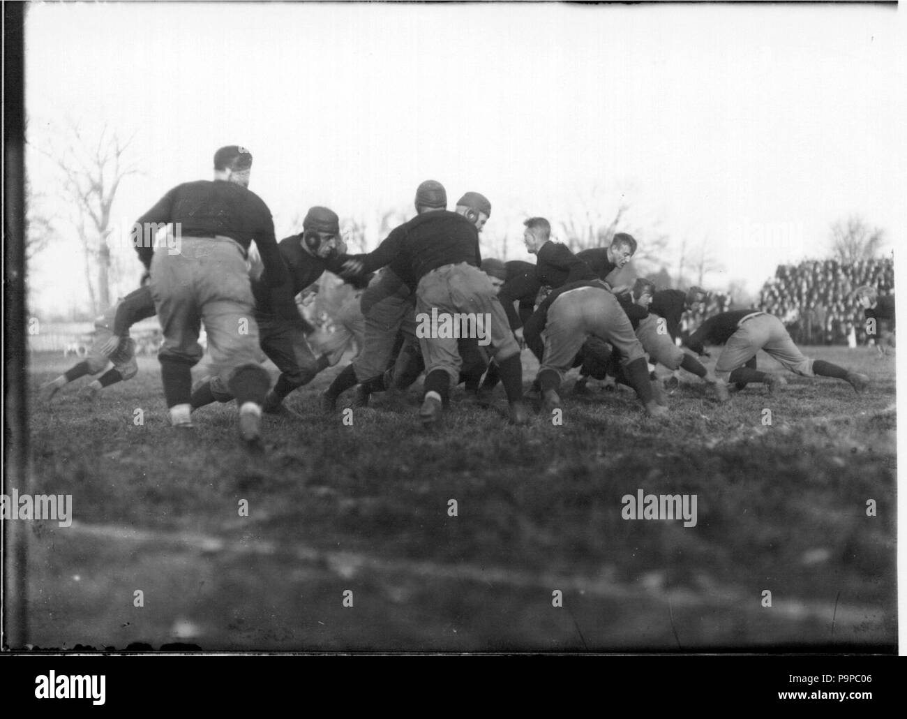 98 Maßnahmen auf Miami-Denison Fußballspiel 1914 (3192209128) Stockfoto