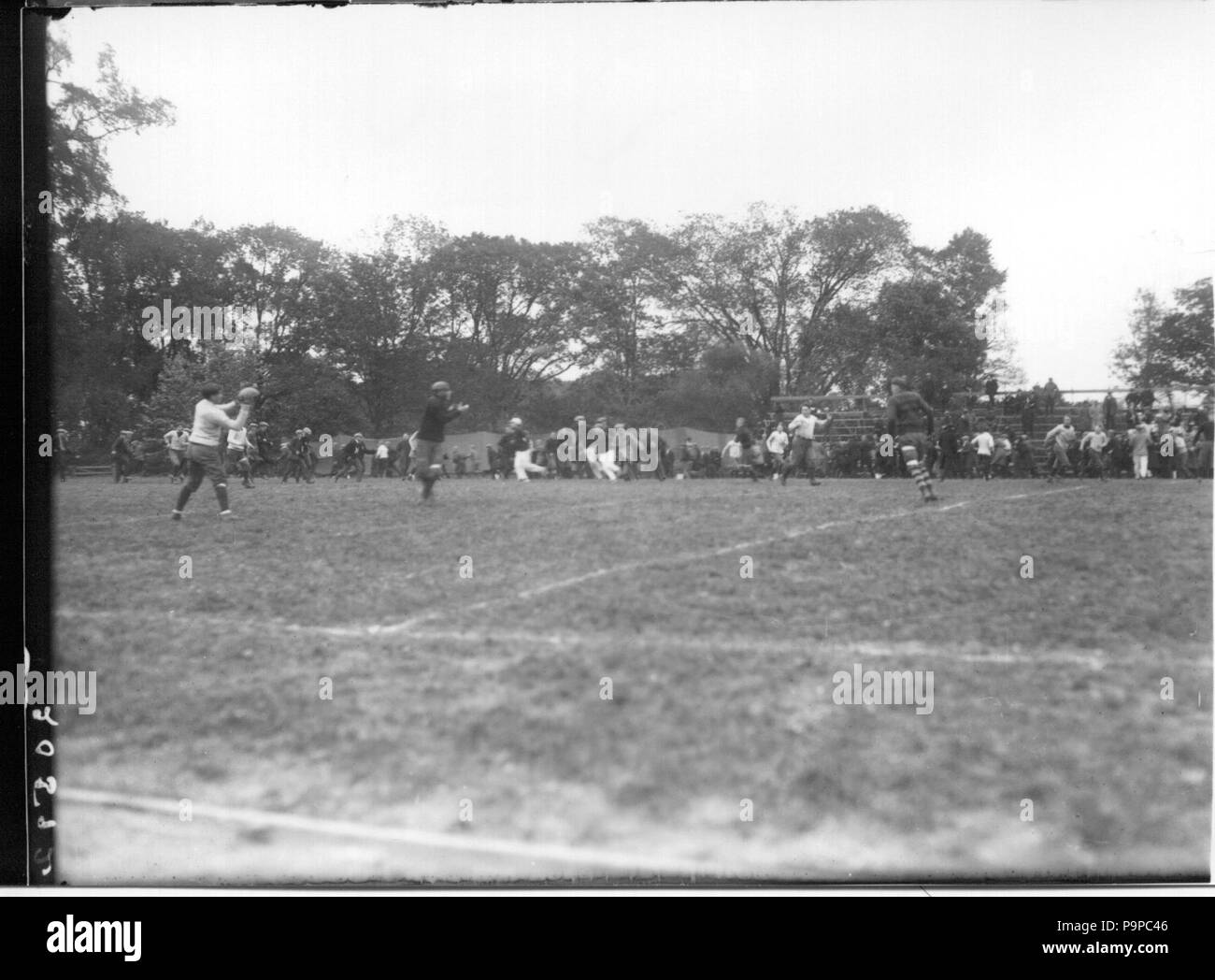98 Maßnahmen auf Miami-Wittenberg Fußballspiel 1921 (3190631637) Stockfoto