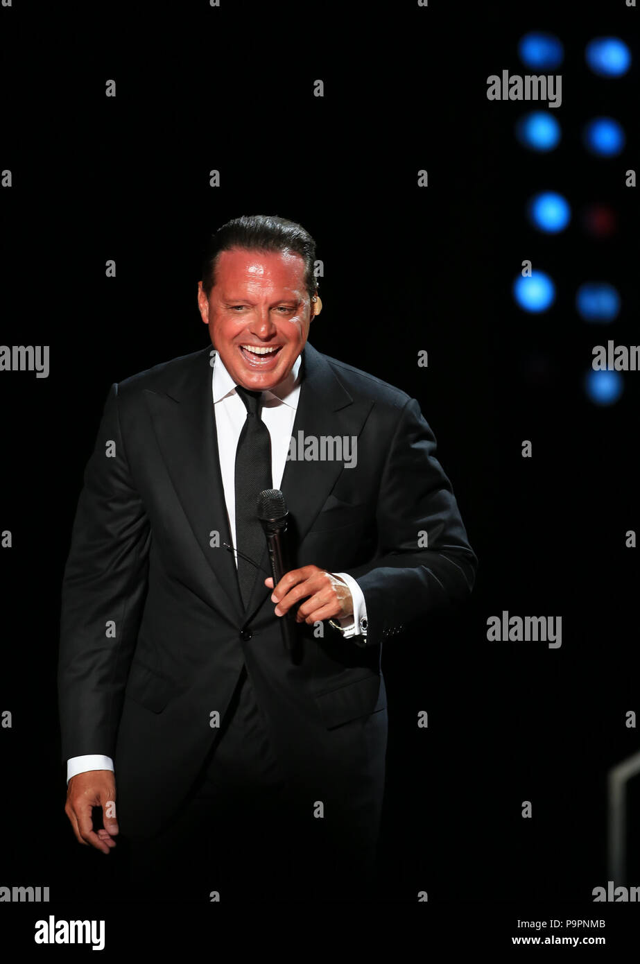 Mexikanische Sänger Luis Miguel bei seinem Konzert in der Mehrzweckhalle, als Teil ihrer Tour namens Déjà vu Stockfoto