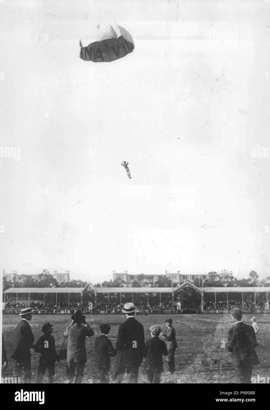 149 Archivo General de la Nación Argentina 1916 ca., Carlos Greco pionero en el paracaidismo Argentino Stockfoto