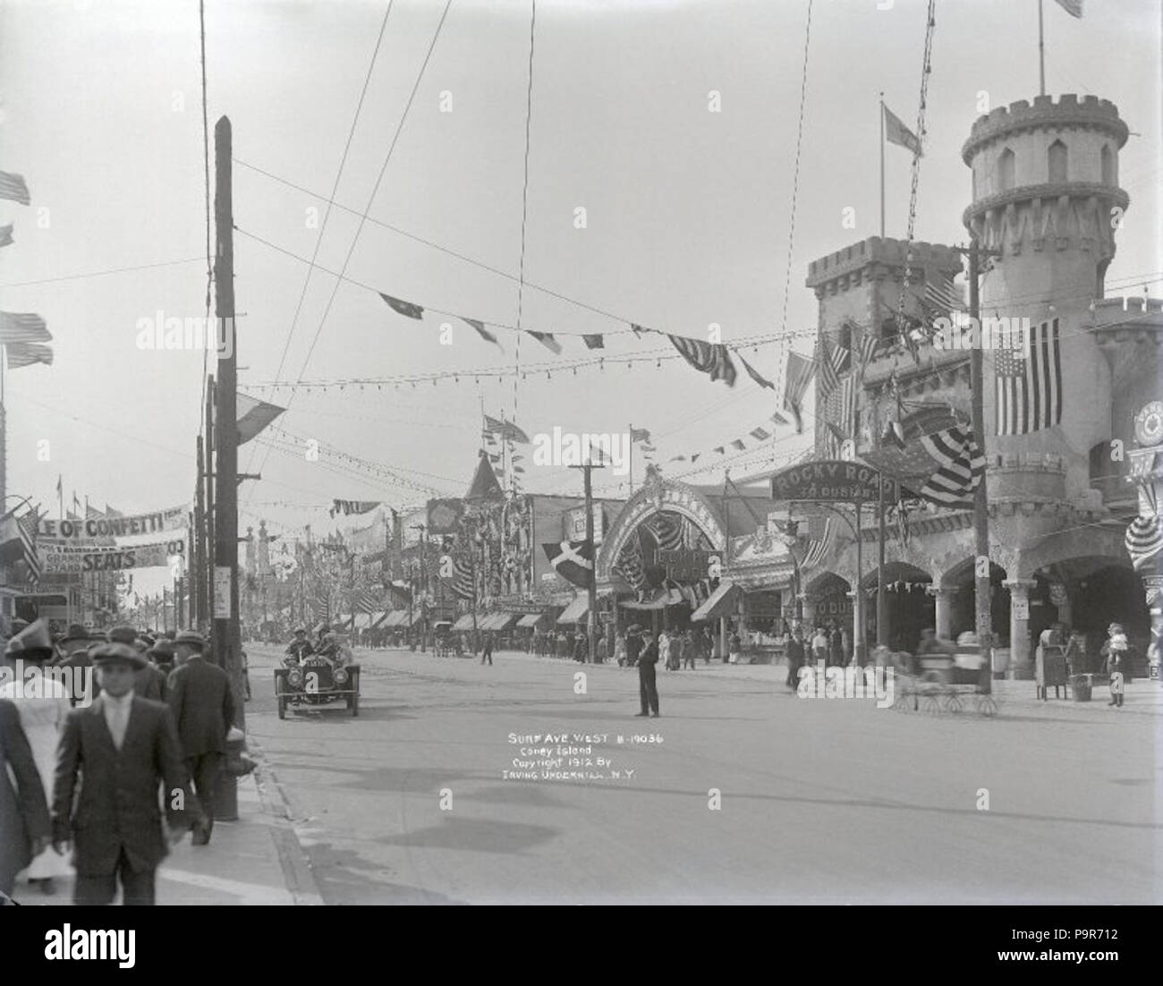 251 Brooklyn Museum - Surf Avenue West Coney Island - Irving Underhill Stockfoto