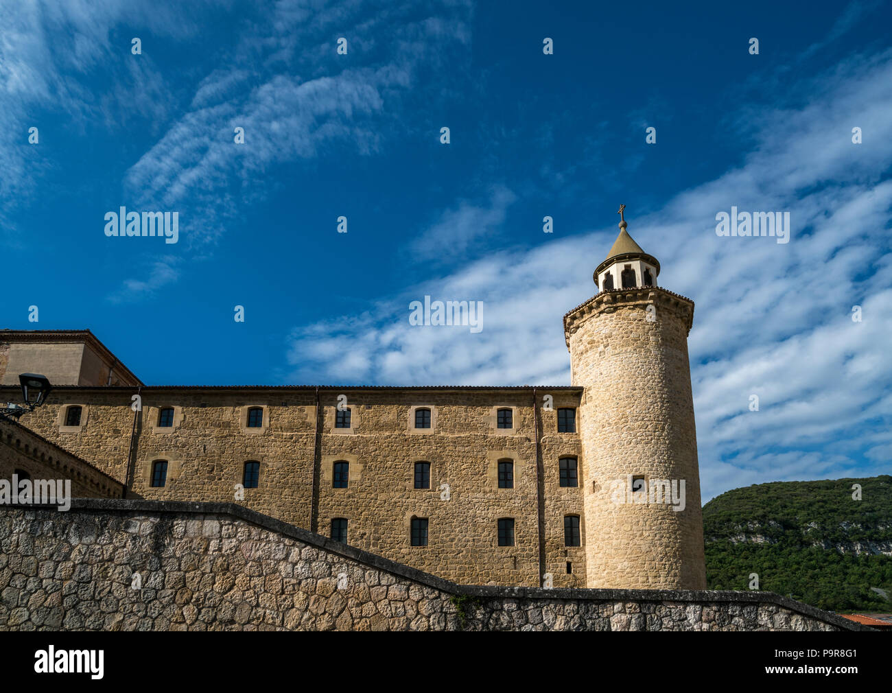 Benediktiner Kloster San Salvador de Oña des 11. Jahrhunderts in der kleinen Stadt Oña, Kastilien und Leon, Spanien Stockfoto