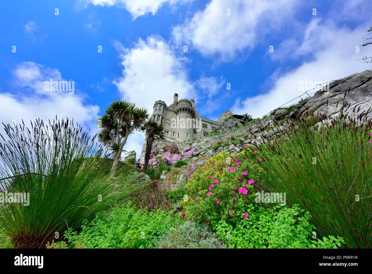 St. Michael Schloss und Gärten, Karrek Loos yn Koos, Marazion, Cornwall, England, Großbritannien Stockfoto