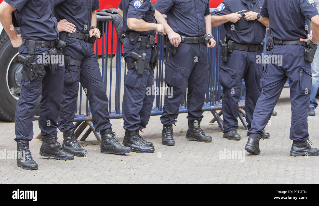 Die Intervention der Polizei Station auf der Straße der Stadt überwacht die Sicherheit der Bürger Stockfoto