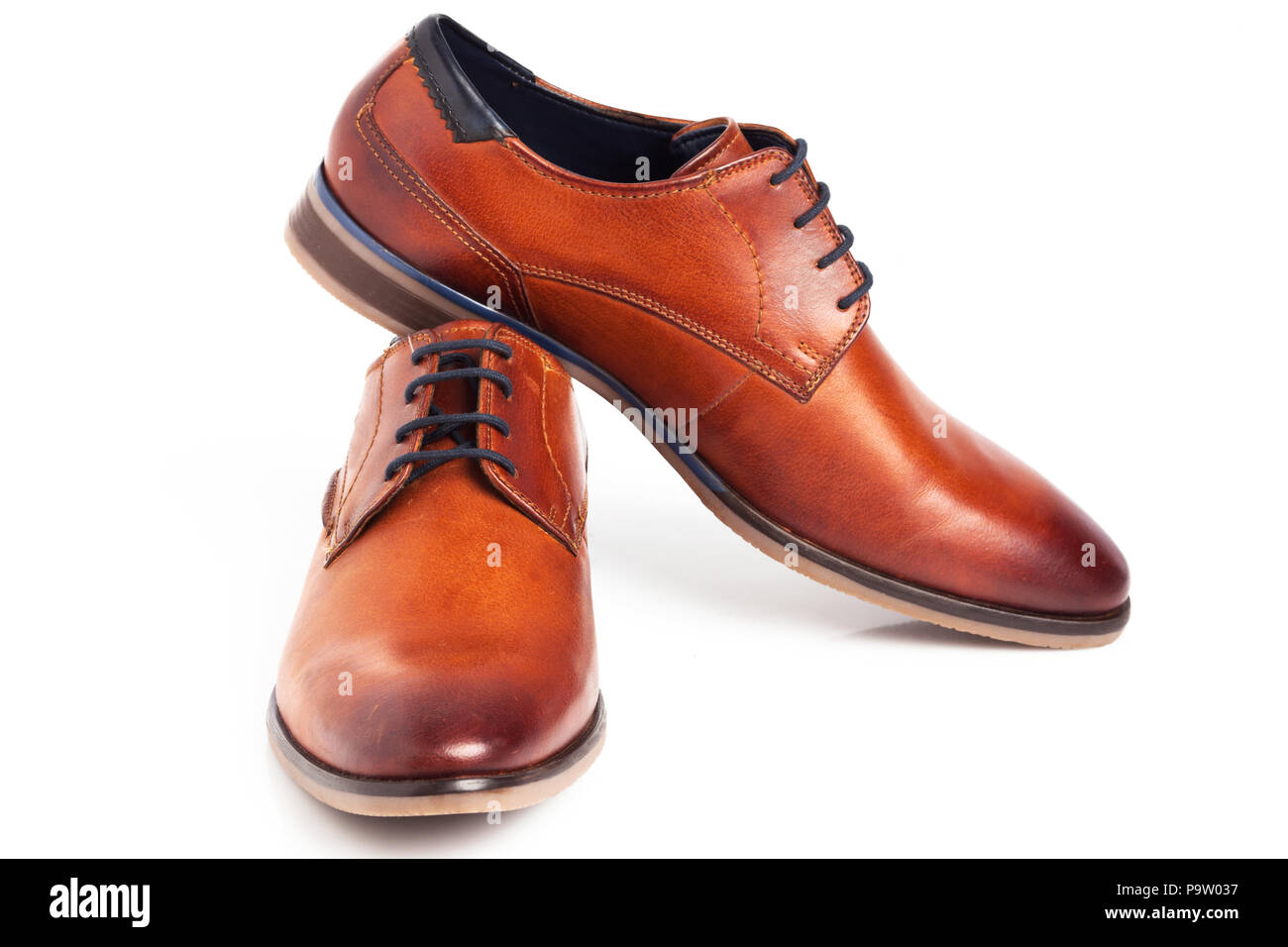 Braun Oxford Schuhe isoliert auf weißem Hintergrund. Stockfoto