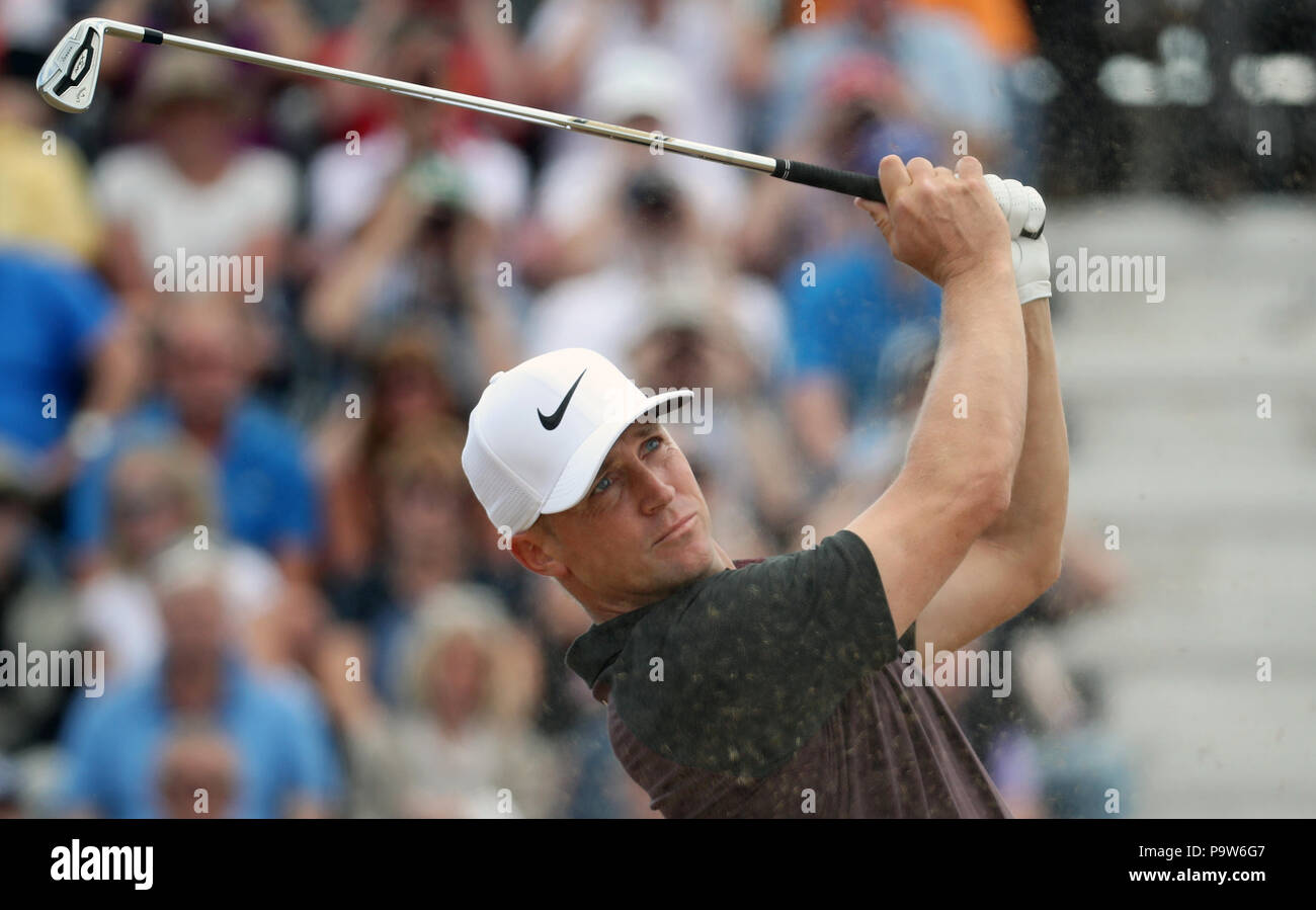 Der Schwede Alex Noren schlägt am ersten Tag der Open Championship 2018 in Carnoustie Golf Links, Angus, den 3. Ab. DRÜCKEN SIE VERBANDSFOTO. Bilddatum: Donnerstag, 19. Juli 2018. Siehe PA Geschichte GOLF Open. Bildnachweis sollte lauten: Jane Barlow/PA Wire. Stockfoto