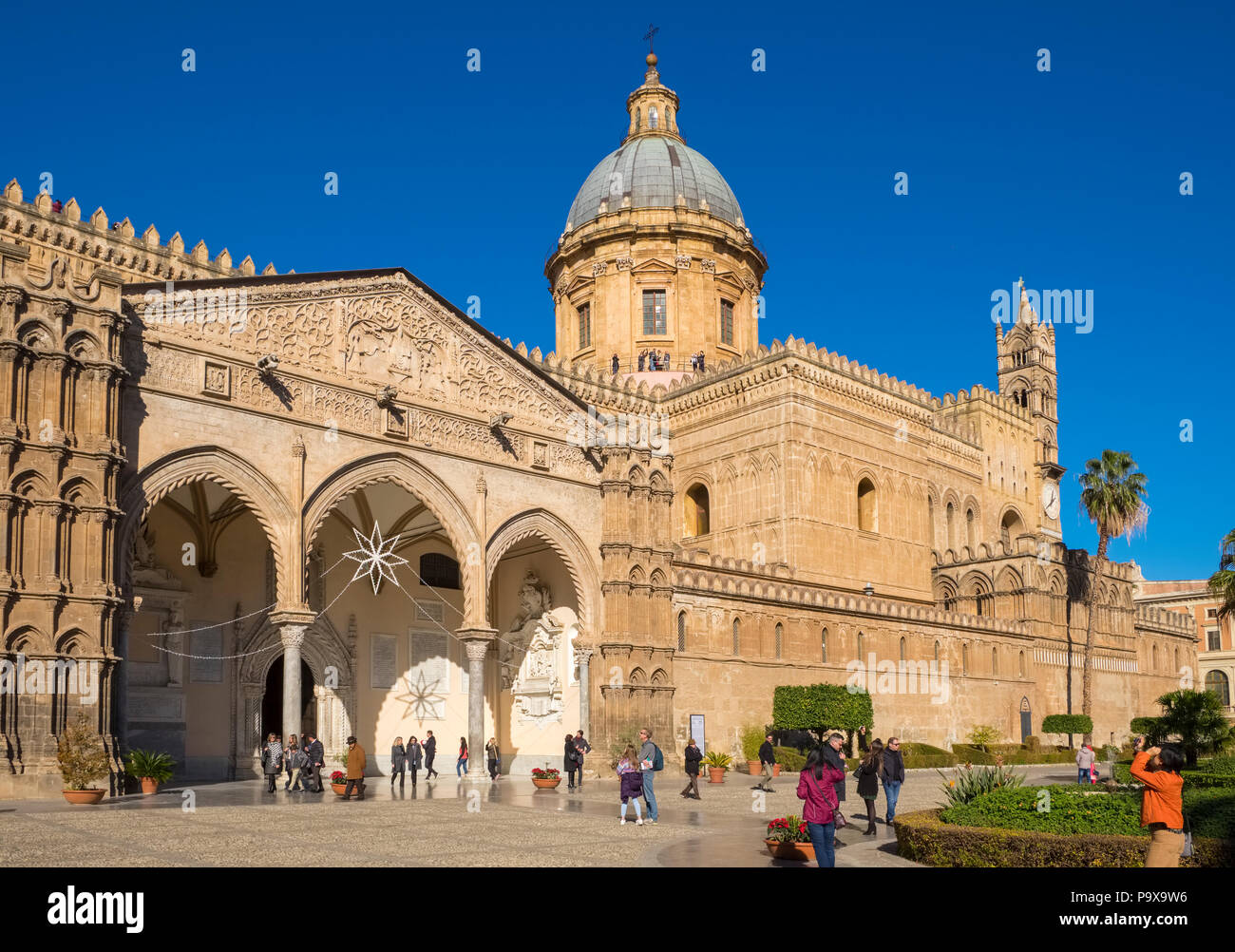 Fassade der Kathedrale von Palermo, der Himmelfahrt der Jungfrau Maria, Palermo, Sizilien, Italien, Europa Stockfoto